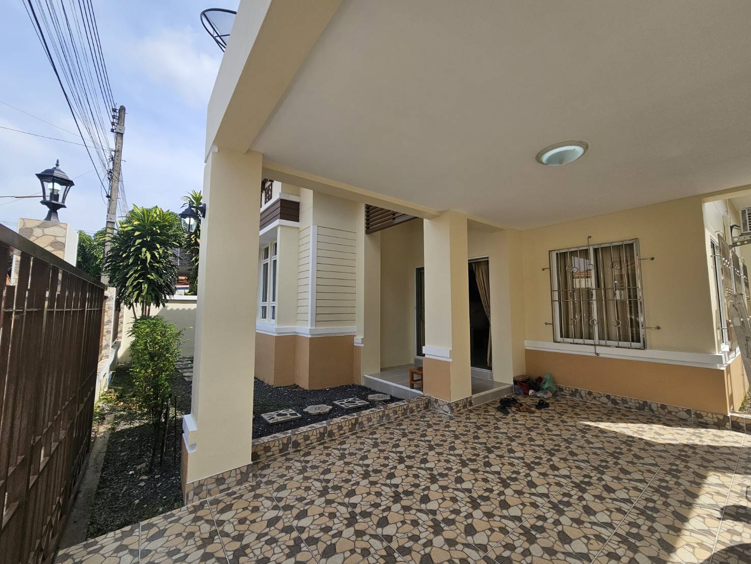 For Rent : Kathu, Single-storey detached house, 2 bedrooms 2 bathrooms