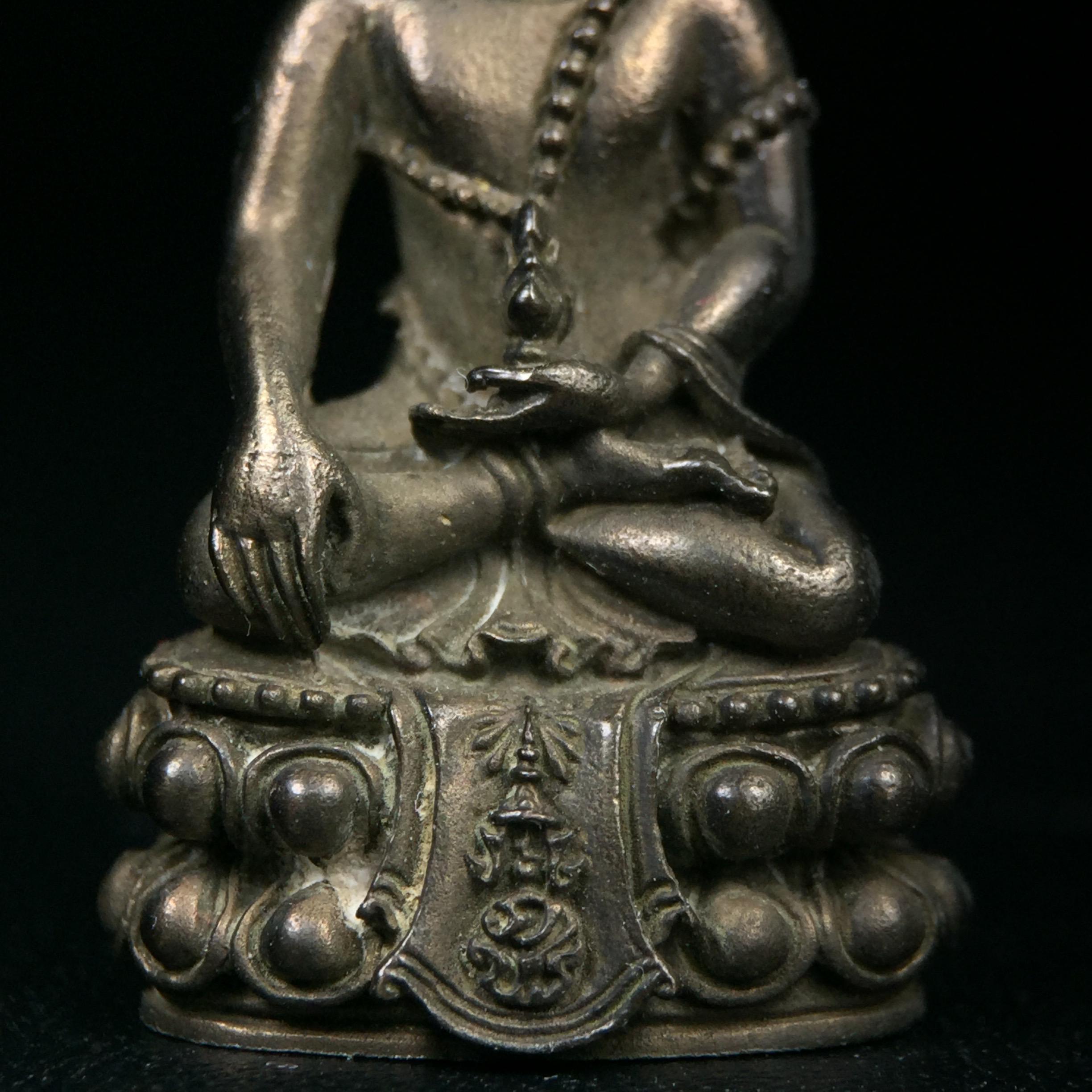 พระกริ่งศิรากาศ ภปร.(พระกริ่งคุ้มเกล้า)วัตถุมงคล"คุ้มเกล้าฯ" มูลนิธิ “คุ้มเกล้า” ในพระบรมราชูปถัมภ์ จัดสร้าง โรงพยาบาลภูมิพล เนื้อนวโลหะ(พิมพ์หน้าไทย)(ในหลวงรัชกาลที่9เสด็จเททอง)(พิธีใหญ่)(นิยม)