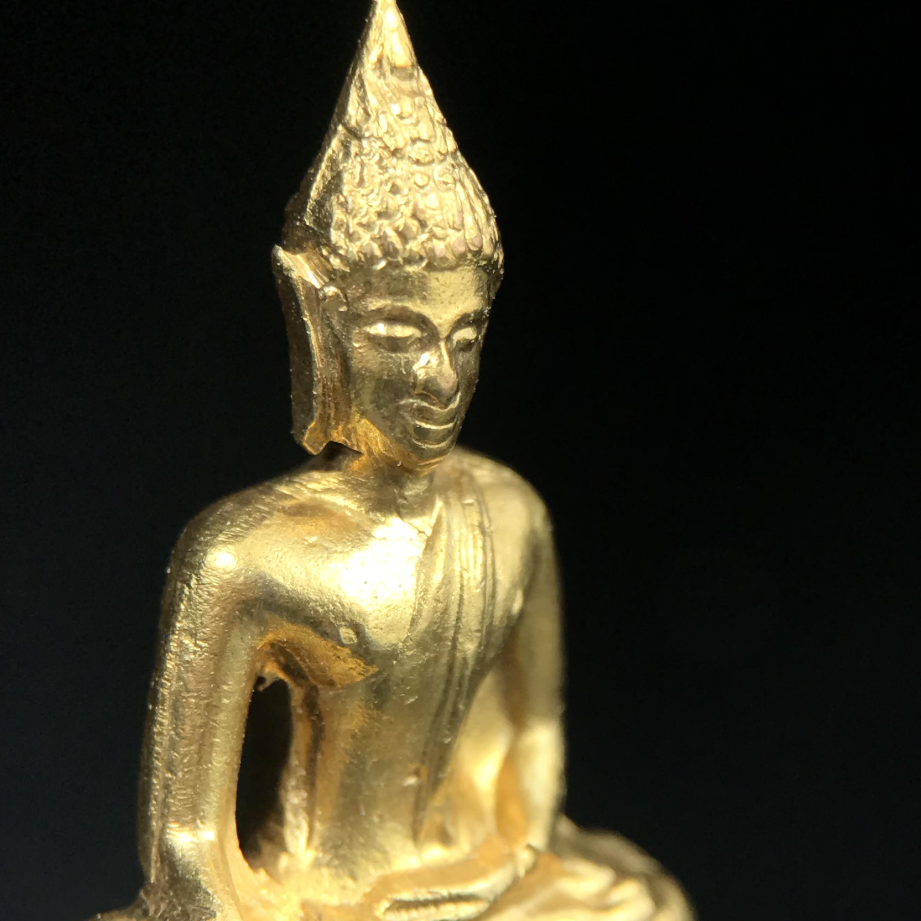 พระกริ่ง ภปร.(รุ่นแรก) วัดบวรนิเวศวิหาร พ.ศ.2508 กะไหล่ทองเดิม(กรรมการ)พิมพ์นิยม(หูยาว)(ก้นตะไบหยาบ)สภาพคัดสวยเดิม(ในหลวงรัชกาลที่9ทรงเสด็จเททอง)พบเจอน้อยหายาก