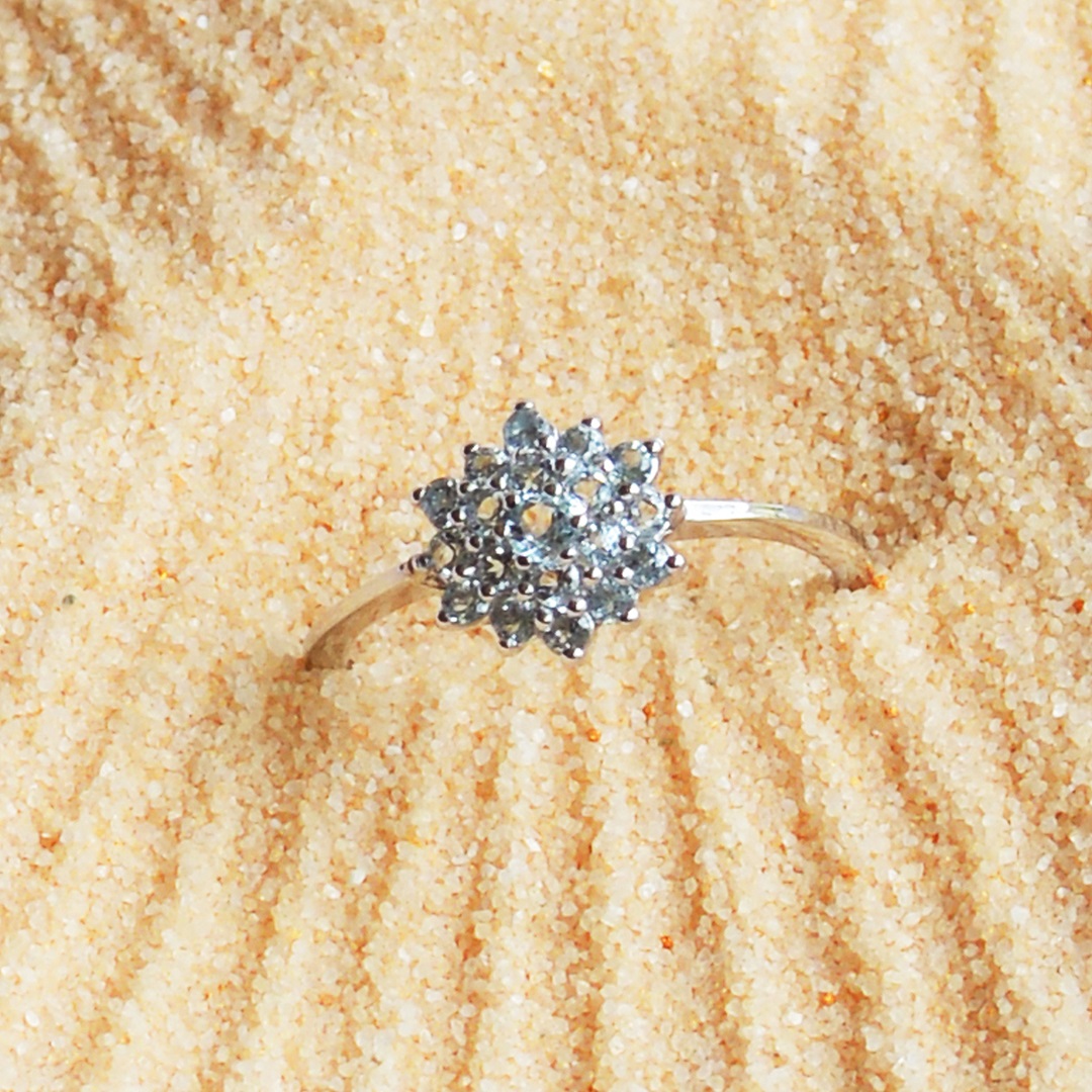 แหวนดอกพิกุล แหวนพลอยแท้ Gemstone flower rings