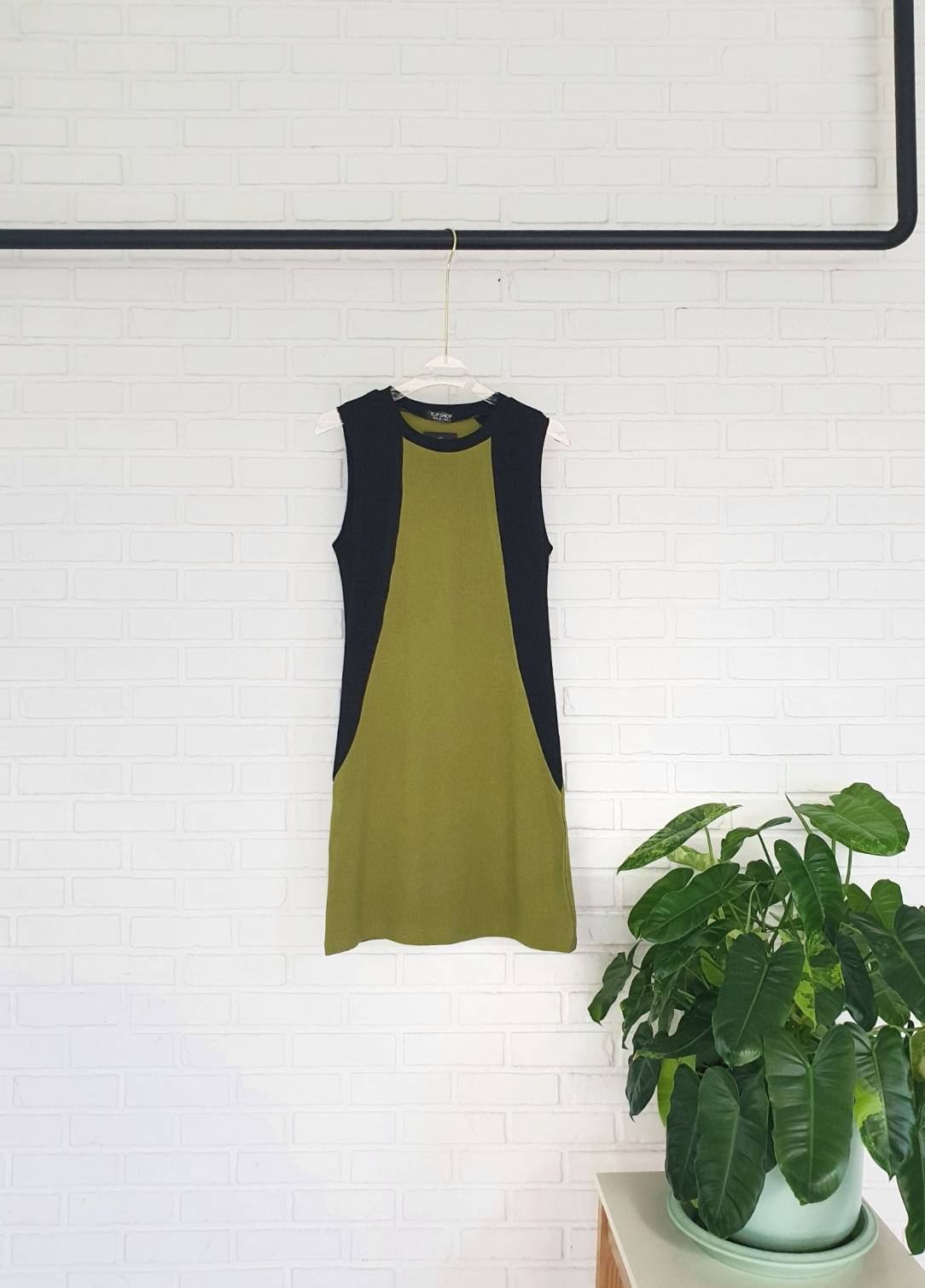 เดรสกุดแถบ