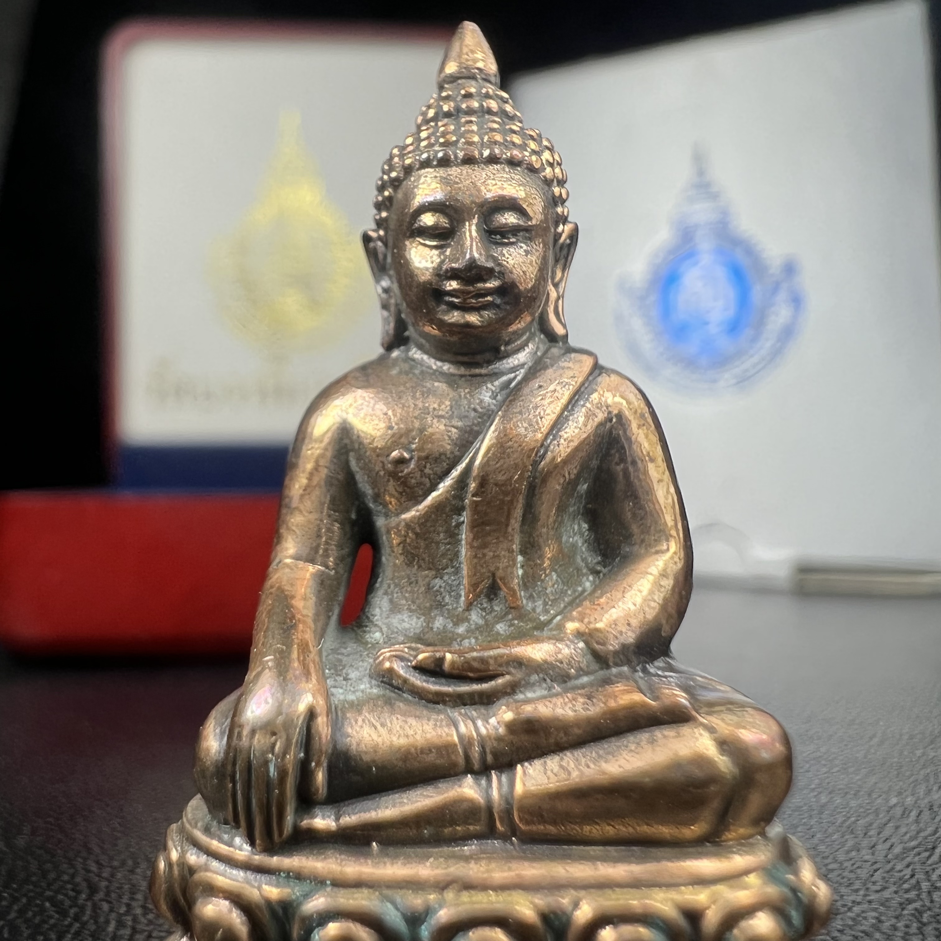 พระกริ่ง 8 รอบ ญสส. 96 พรรษา สมเด็จพระญาณสังวร สมเด็จพระสังฆราช สกลมหาสังฆปรินายก วัดบวรนิเวศวิหาร ปี 2552 เนื้อนวโลหะเต็มสูตรแก่ทองคำ(1 ใน 2999 องค์)