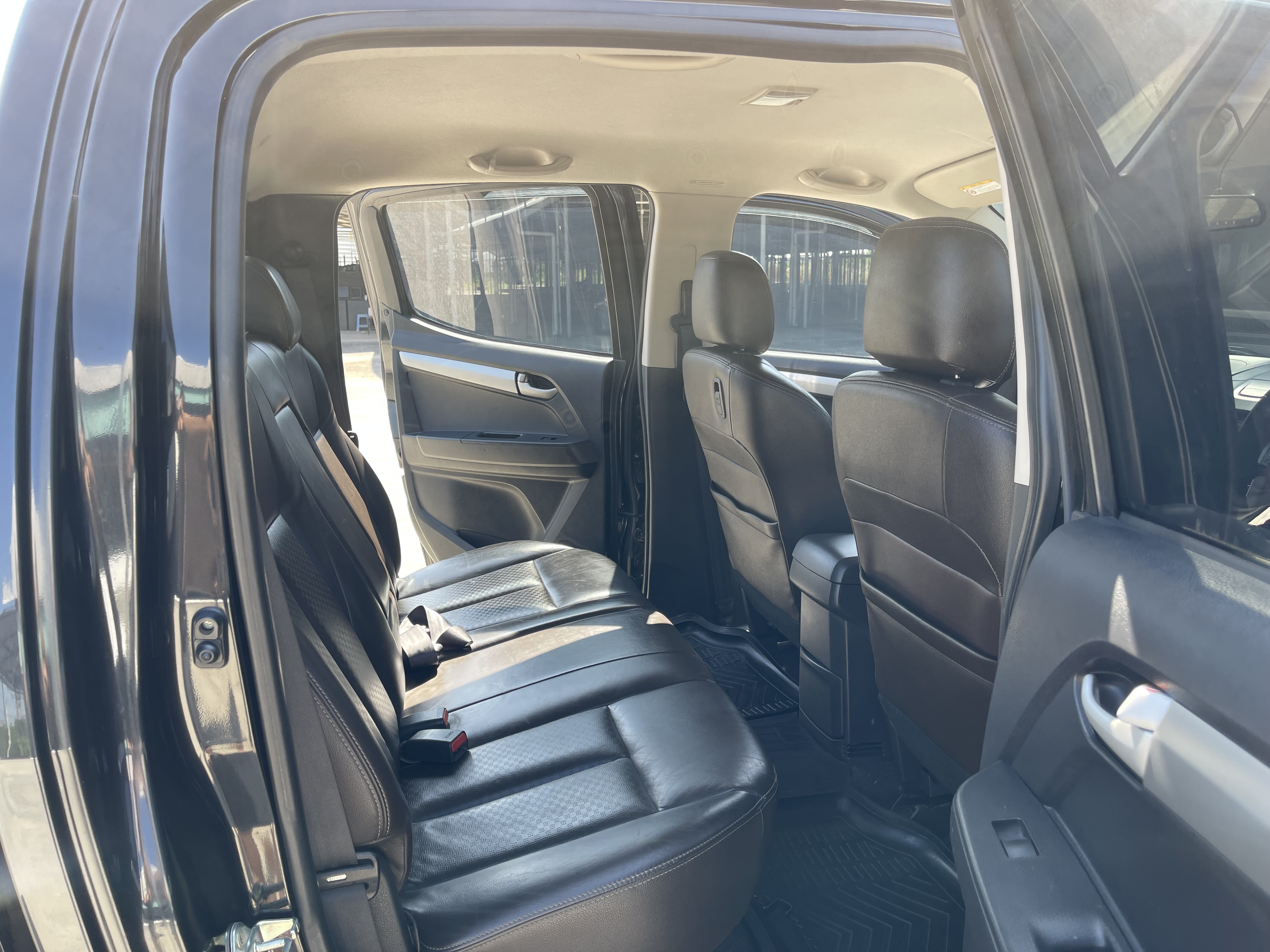 Isuzu Dmax All New 4ประตู Hilander 3.0 Vgs Z Prestige Navi 2012 ดำ