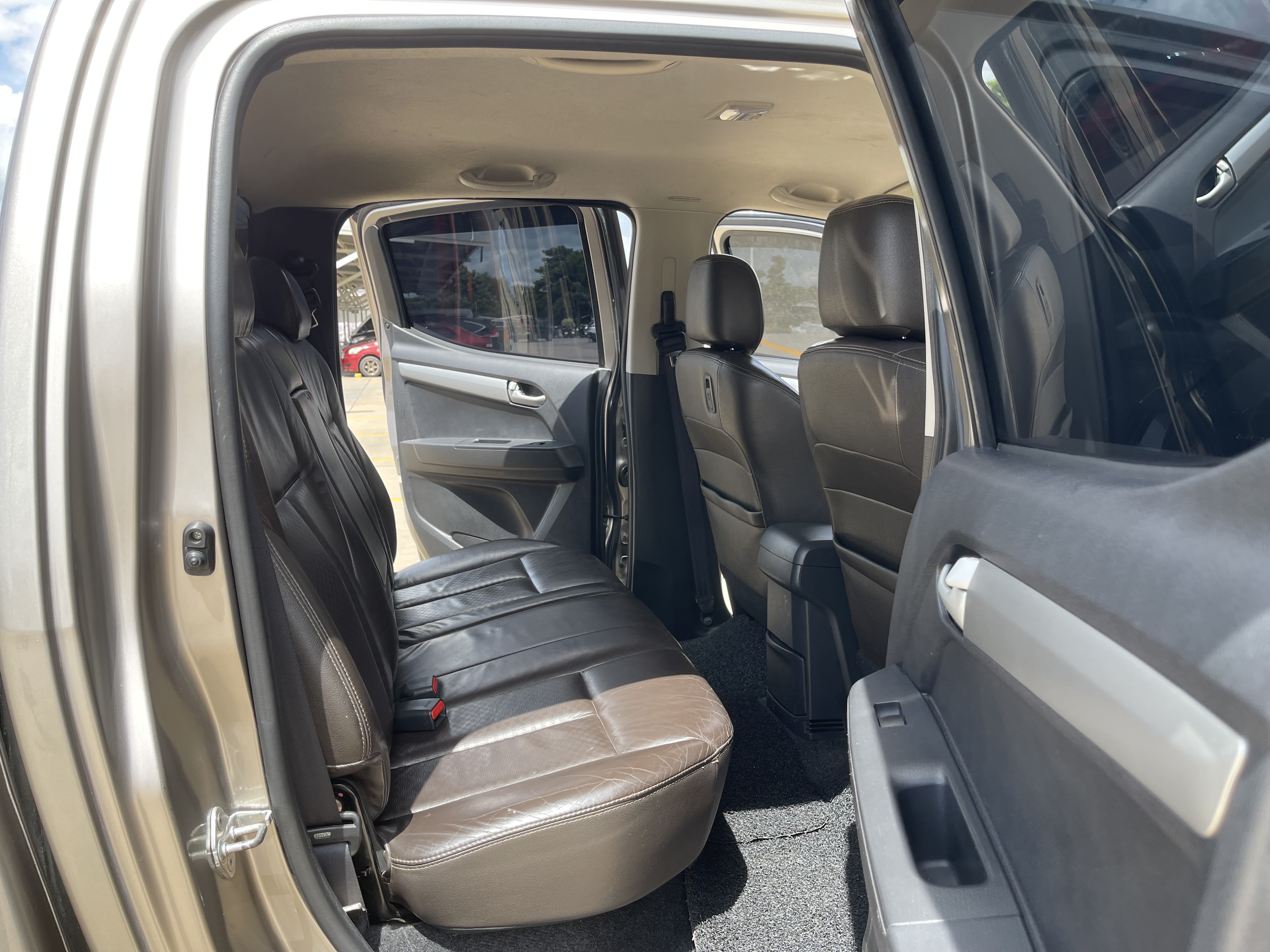 Isuzu Dmax All New 4ประตู Hilander 3.0 Vgs Z Prestige Navi At 2012 น้ำตาล