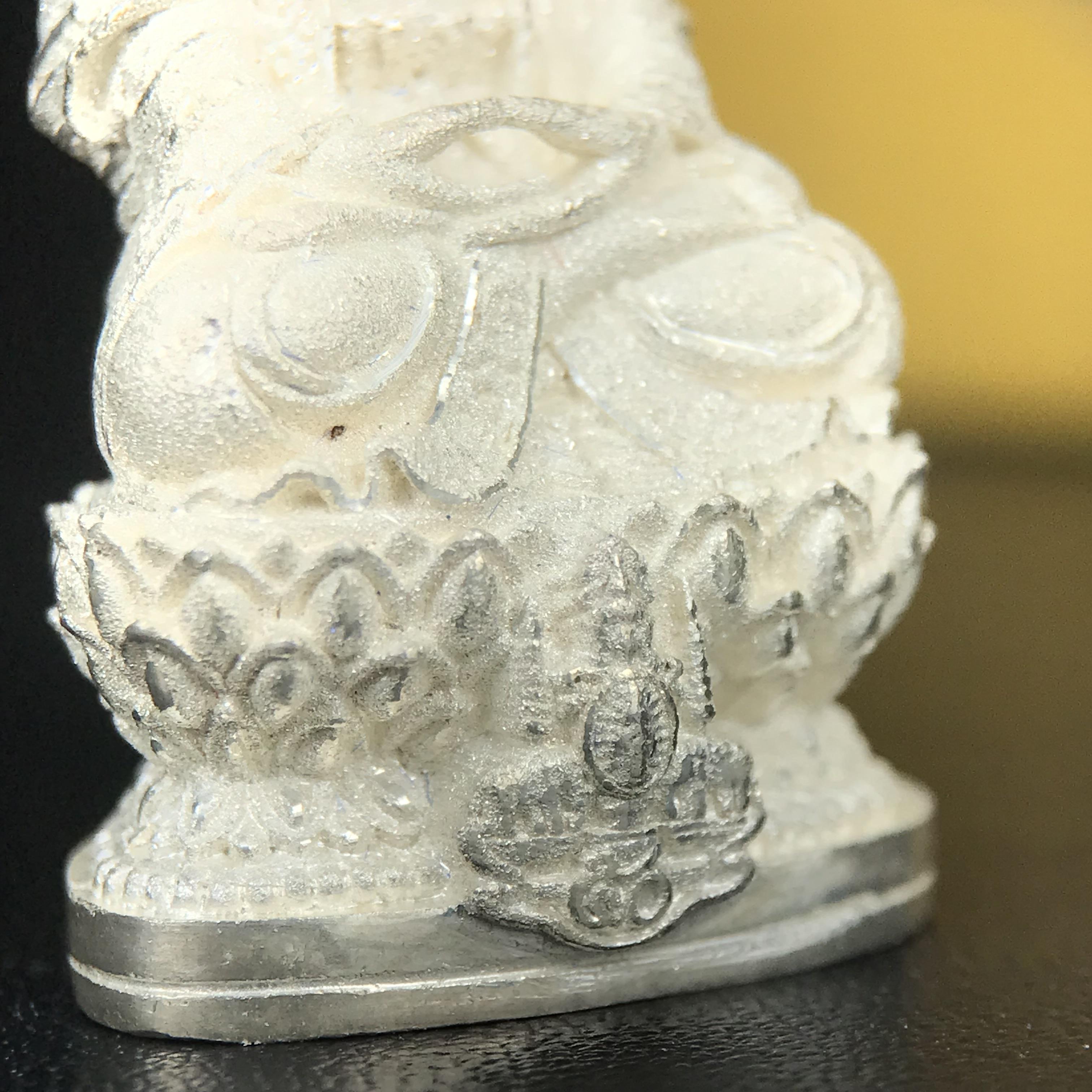 พระกริ่งจีน "ต้าเยิ่นถะ" ชุดกาญจนาภิเษกครองราชย์ 50 ปี วัดบวรนิเวศวิหาร ปี 2538 เนื้อเงินพ่นทรายขัดเงาบางส่วน 99.99% สูง 3.8 ซม. (คัดสภาพสวยเดิม พิธีใหญ่ พุทธศิลป์งดงาม) สภาพสวยเดิมพร้อมกล่องบรรจุเดิม ตอกโค๊ดหมายเลขกำกับ1 ใน 6001 องค์