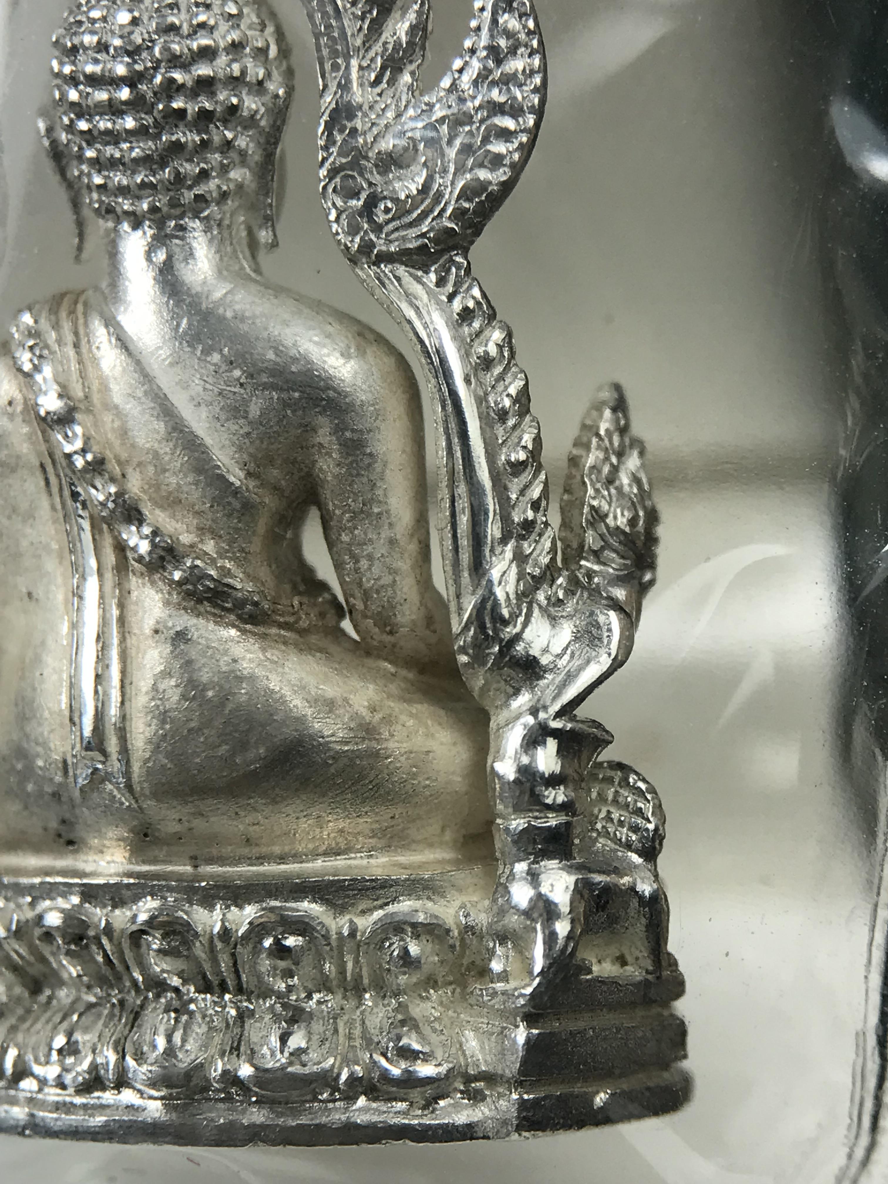 พระพุทธชินราช รุ่นมหาลาภ พิธีพุทธาภิเษกวัดพระศรีรัตนมหาธาตุวรมหาวิหาร จ.พิษณุโลก ปี 2540 เนื้อเงินบริสุทธิ์ 99.9% (นวลเงา)(สภาพผิวเดิมซีนซองเดิม พร้อมกล่องบรรจุเดิมและการ์ดใบรับรองครบสมบูรณ์ (องค์หมายเลข ๑๑๗๓๔)