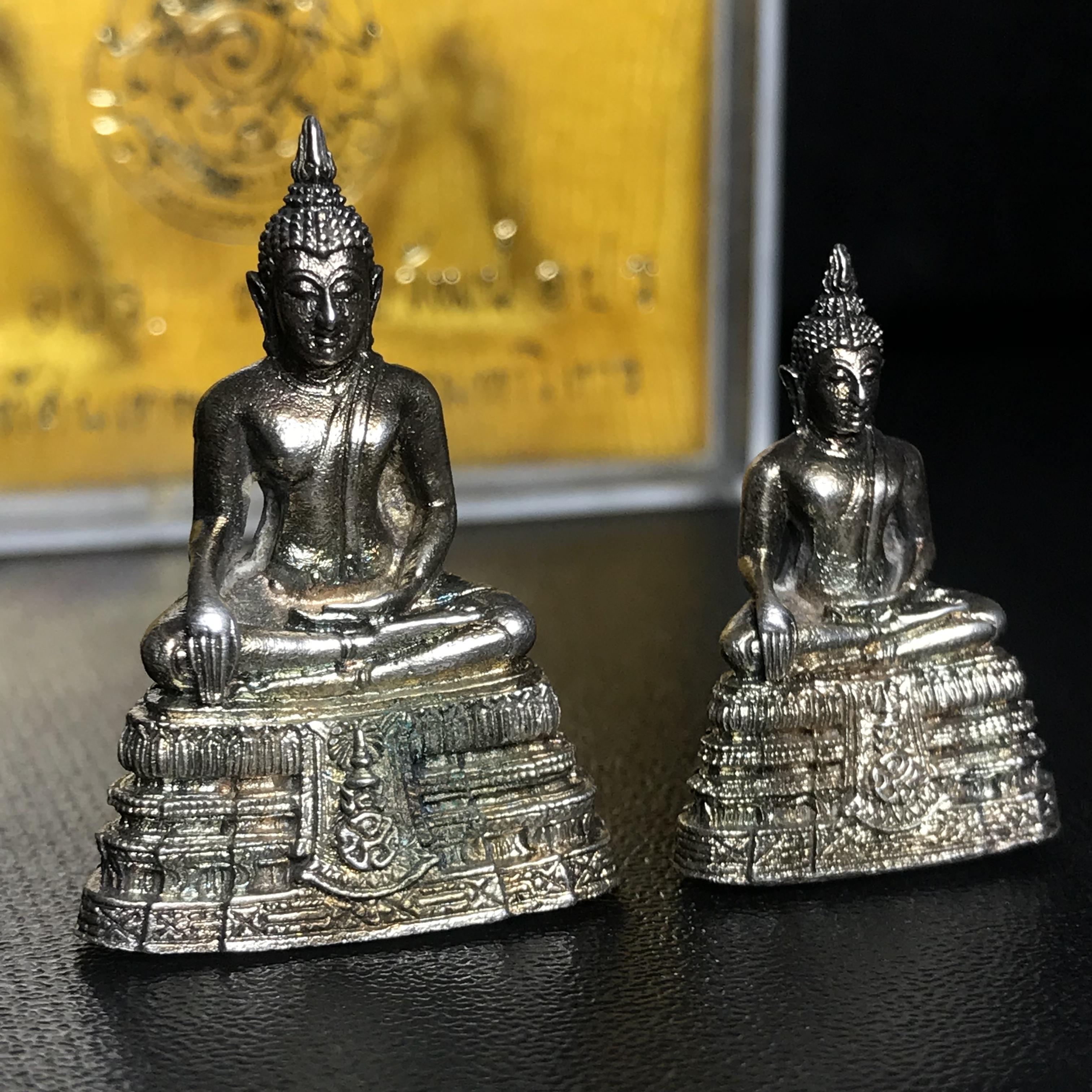 พระกริ่ง-พระชัยวัฒน์ พระศรีศากยมุนี อปร.วัดสุทัศนเทพวราราม พ.ศ.2521ชุดเนื้อเงินหายาก(ในหลวงรัชกาลที่9 เสด็จเททอง)