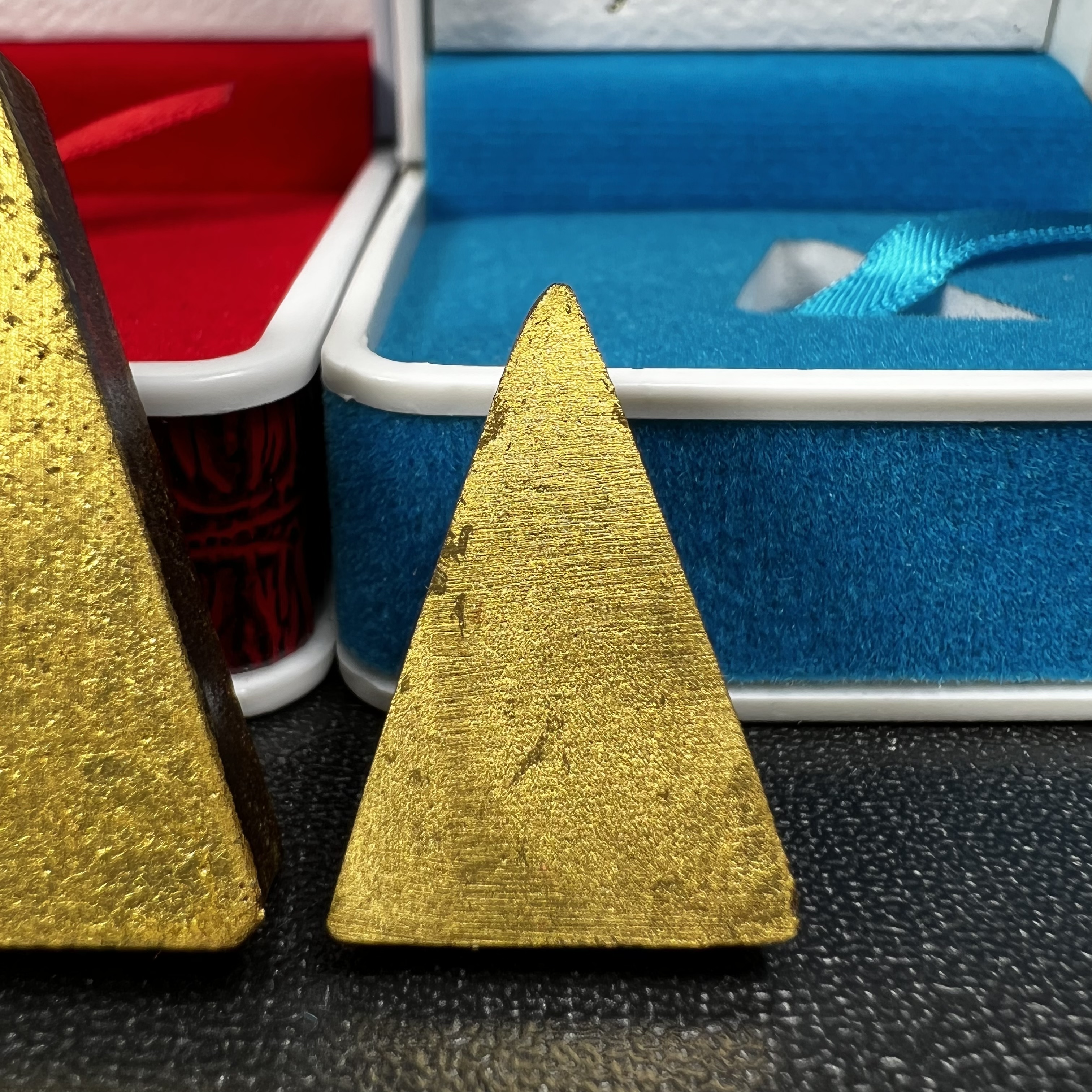 พระกำลังแผ่นดิน พระราชทาน วัดบวรนิเวศวิหาร ปี2539 พิมพ์ใหญ่-พิมพ์เล็ก กรรมการ (ในหลวง รัชกาลที่ 9 พระราชทานมวลสารจิตรลดา)นิยมหายาก