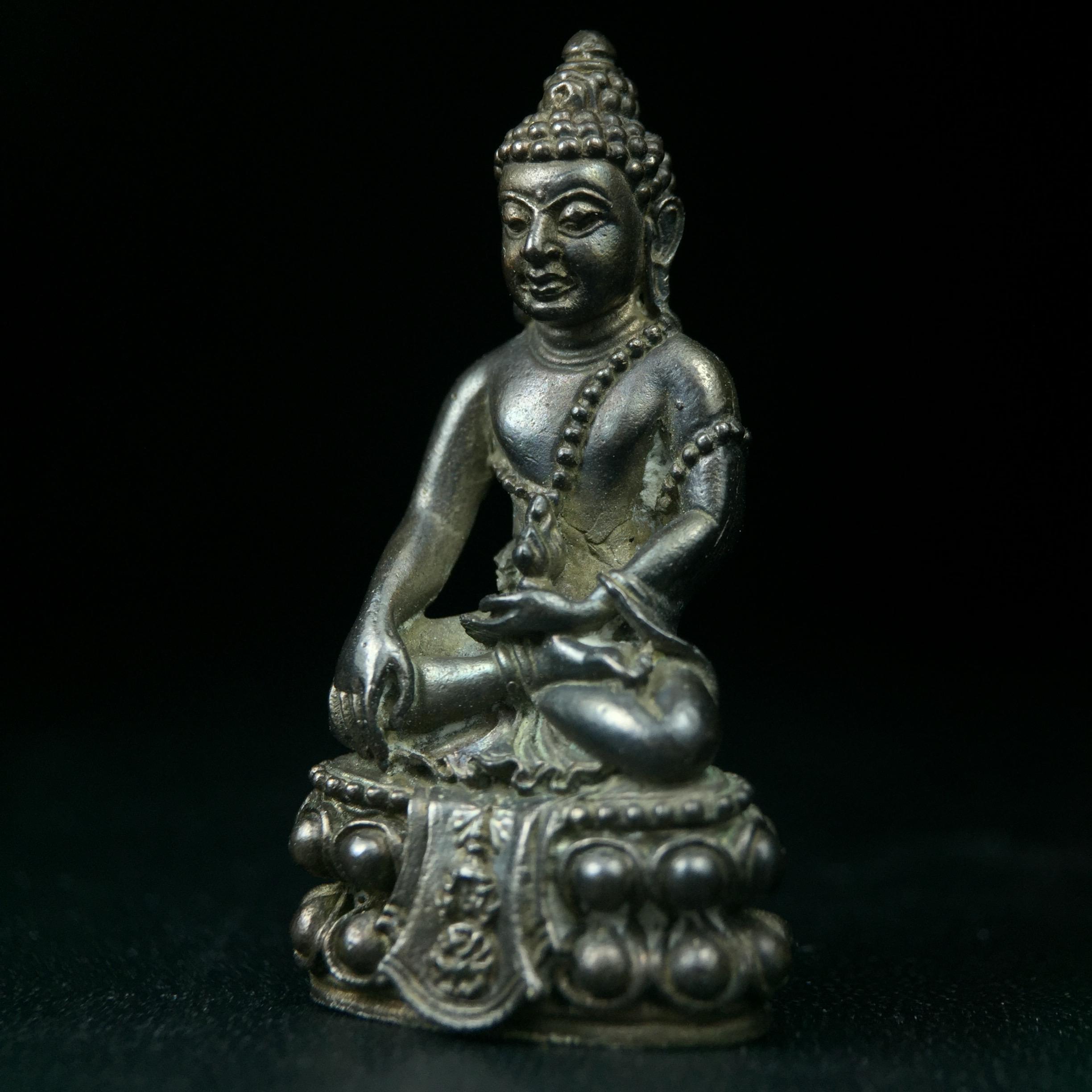 พระกริ่งศิรากาศ ภปร.(พระกริ่งคุ้มเกล้า)วัตถุมงคล"คุ้มเกล้าฯ" มูลนิธิ “คุ้มเกล้า” ในพระบรมราชูปถัมภ์ จัดสร้าง โรงพยาบาลภูมิพล เนื้อนวโลหะ(พิมพ์หน้าไทย)(ในหลวงรัชกาลที่9เสด็จเททอง)(พิธีใหญ่)(นิยม)