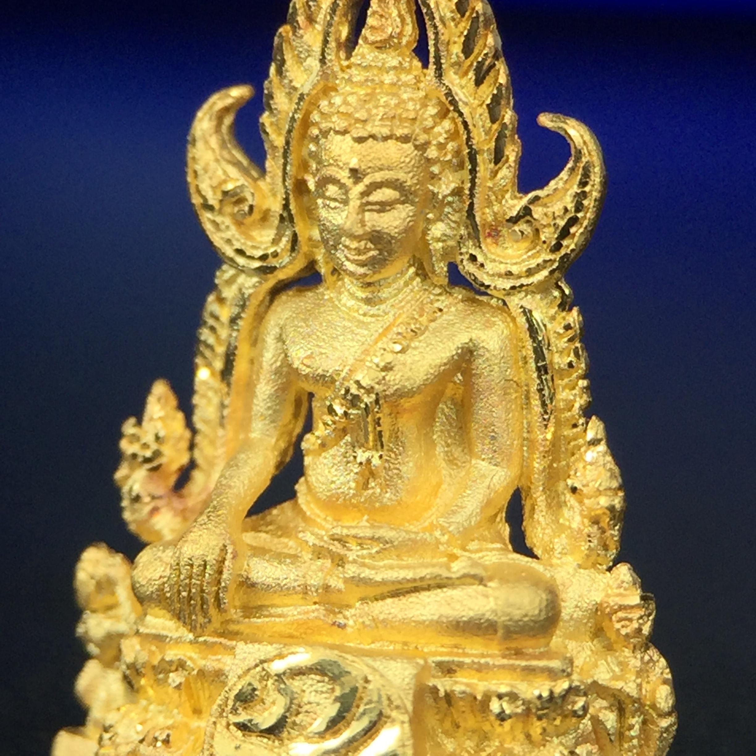 พระพุทธชินราช ภปร. โครงการ เพราะแผ่นดินนี้คือแผ่นดินเกิด ปี2551 เนื้อทองคำ 96.5%(น้ำหนัก 2.6 กรัม) ขนาดหน้าตัก1/4นิ้ว (สวยงามทรงคุณค่าหายาก)1 ใน 5000องค์