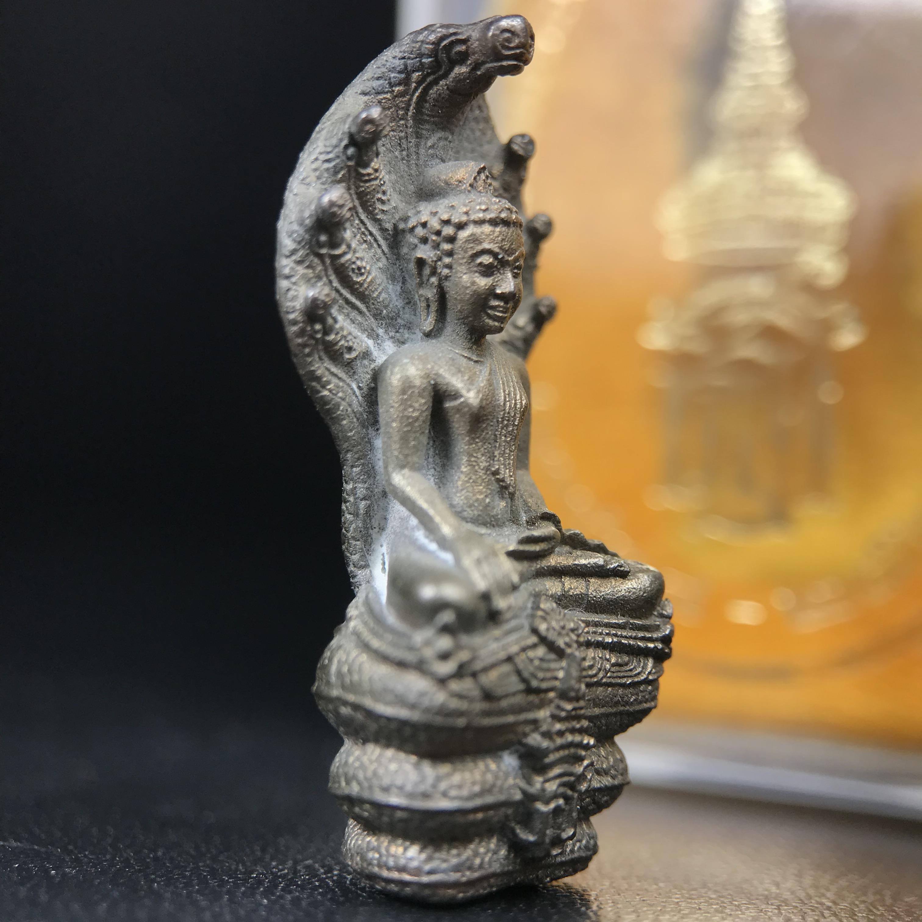 พระพุทธรูปนาคปรกปางมารวิชัย สธ. เนื่องวโรกาสสมเด็จพระเทพรัตนราชสุดาฯทรงเจริญพระชนมายุครบ 3รอบ ปี2534 พระกริ่งนวโลหะ พิธีพุทธาภิเษก ณ วัดบวรนิเวศวิหาร โดยมีสมเด็จพระญาณสังวรสมเด็จพระสังฆราชเป็นองค์ประธาน(พิธีใหญ่ มวลสารดี พุทธศิลป์งดงาม)อุดมวลสารผงจิตรลดา