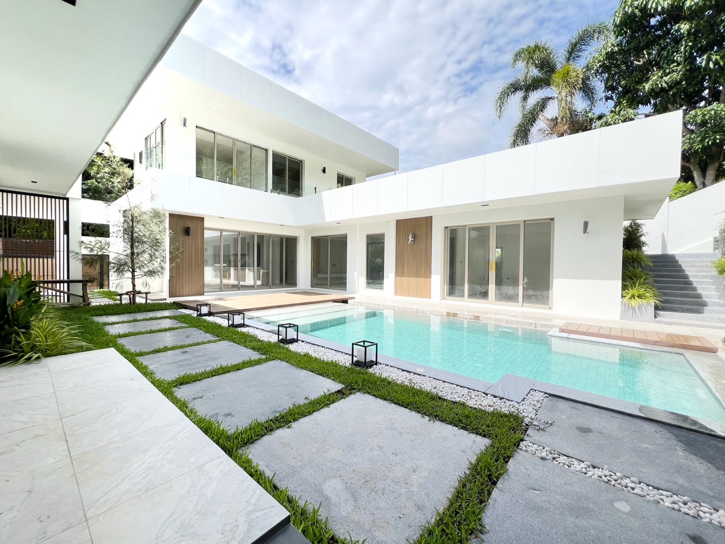 For Sales : Kathu, Loch Palm Villa, 4 Bedrooms 6 Bathrooms
