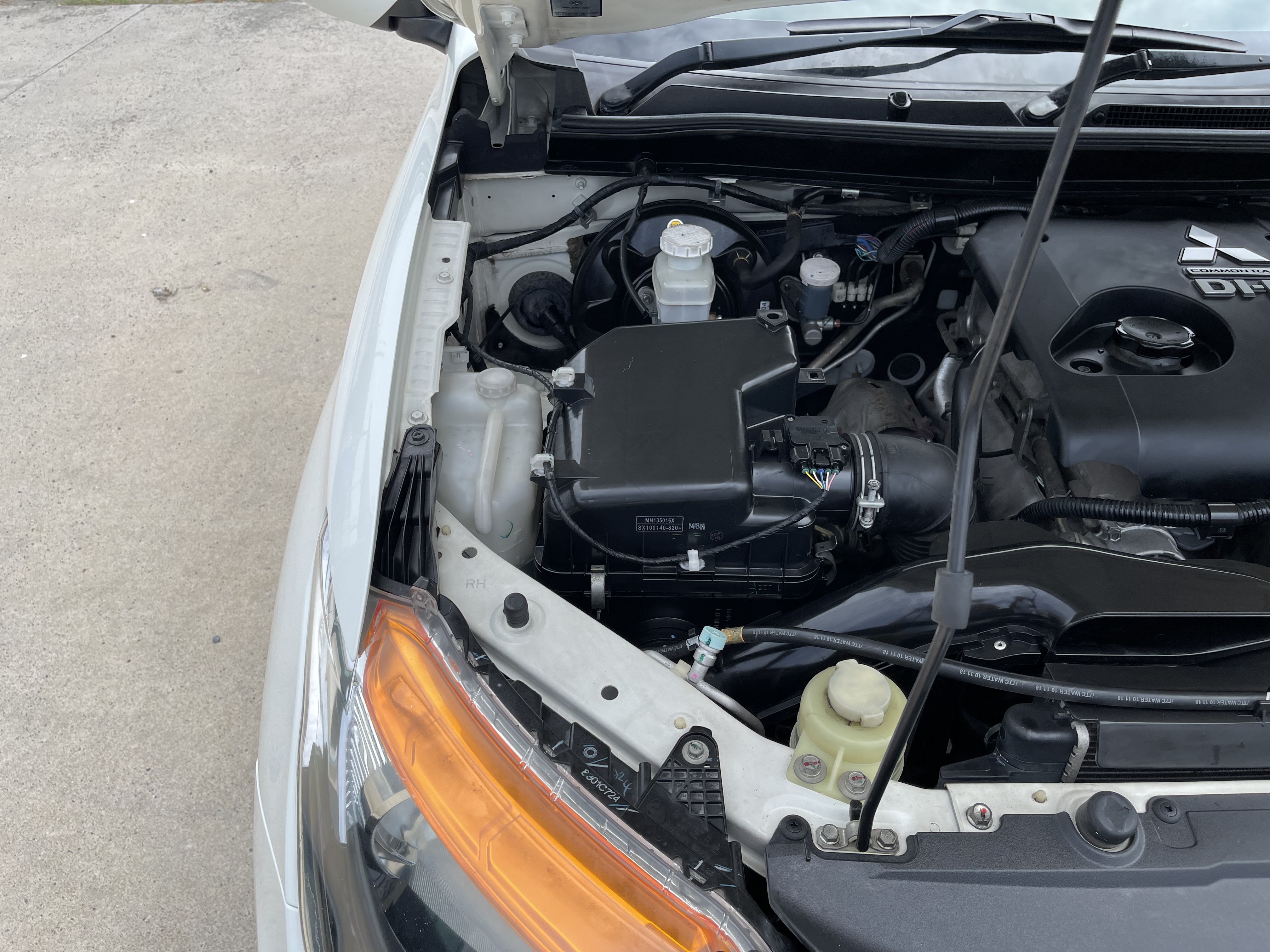 Mitsubishi Triton All New Cab 2.5 GL 2019 ขาว