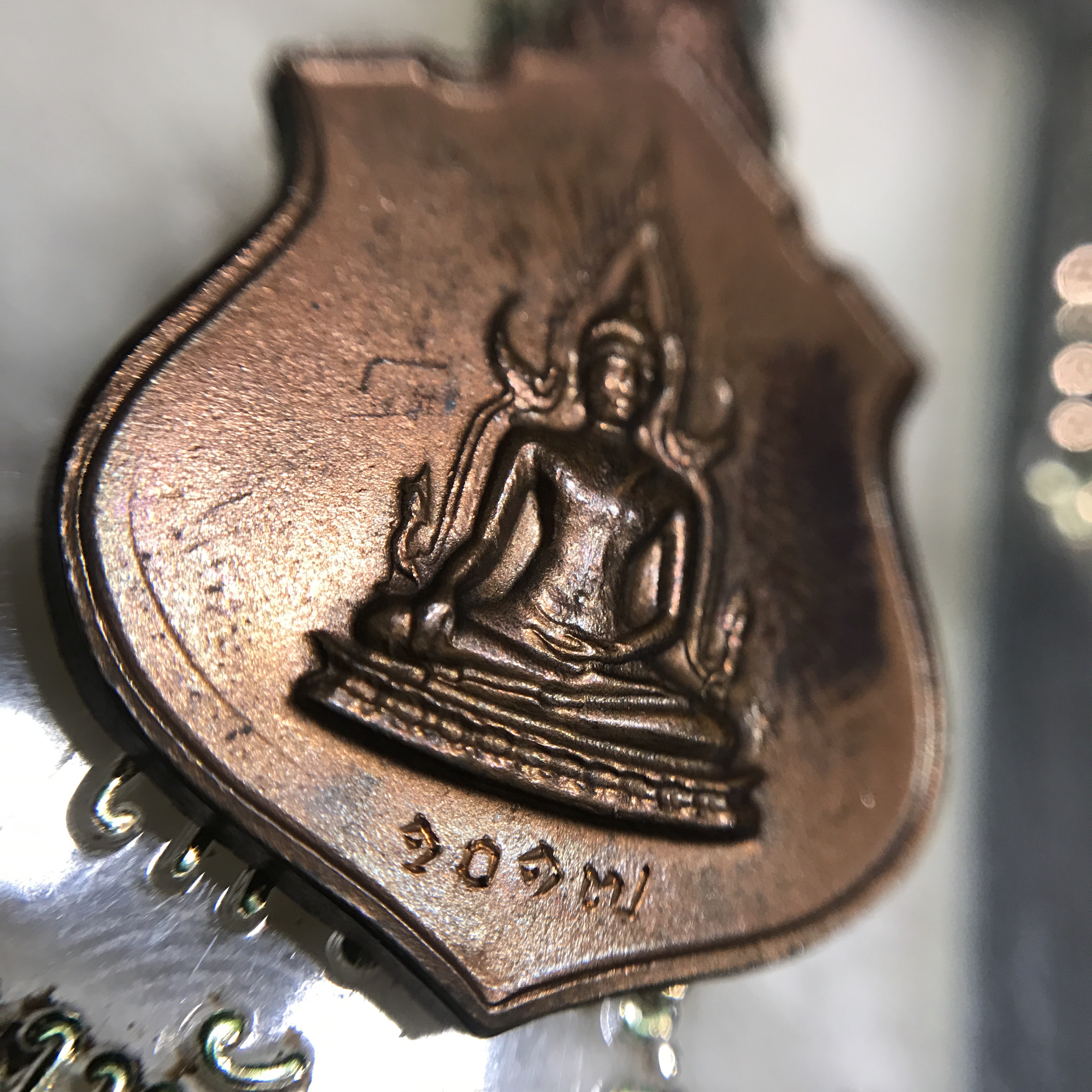 เหรียญในหลวงทรงผนวช-พระพุทธชินราช กองทัพภาคที่3จัดสร้าง ปี2517 เนื้อนวโลหะกล่องเดิม(หายาก)(ในหลวง ร.9 เสด็จในพิธี)