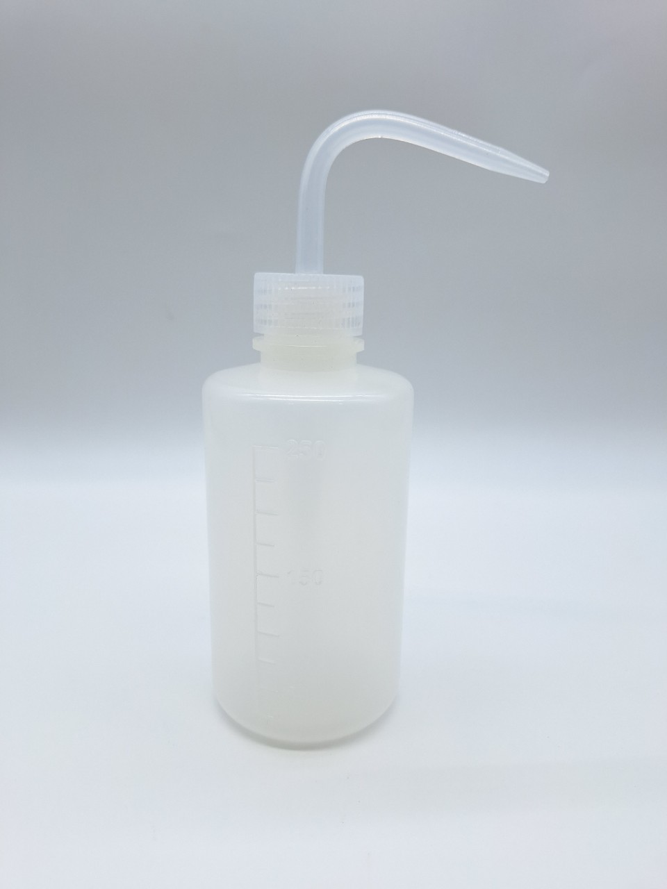 Wash Bottle PP 250ML 500ML 1000 ML ยี่ห้อ LAPMA ขวดฉีดน้ำกลั่น ขวดน้ำกลั่น ขวดบีบ ขวดผสมยา ผสมปุ๋ย ใส่สารเคมี ขวดรดน้ำแคคตัส (ขายแพ็ค 20ชิ้น)