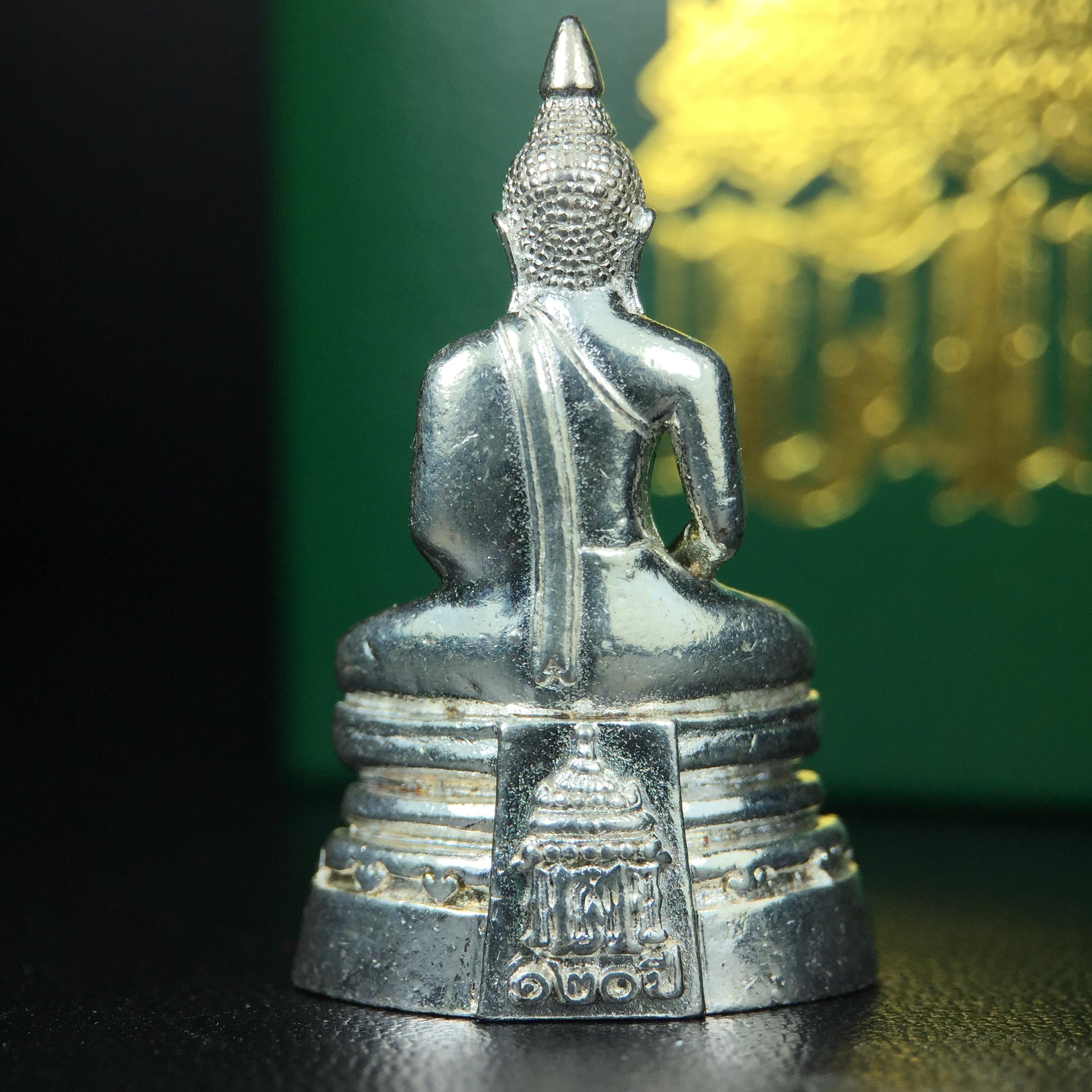 พระพุทธโสธร รุ่น กศก. 120 ปี เนื่องในโอกาสครบ 120 ปี กรมศุลกากร กระทรวงการคลัง จัดสร้าง ปี 2537 เนื้อเงินบริสุทธิ์ 99.9% ผิวขัดเงา(งานบริษัท แพรนด้า จิวเวลรี่)สวยงดงาม ทรงคุณค่า