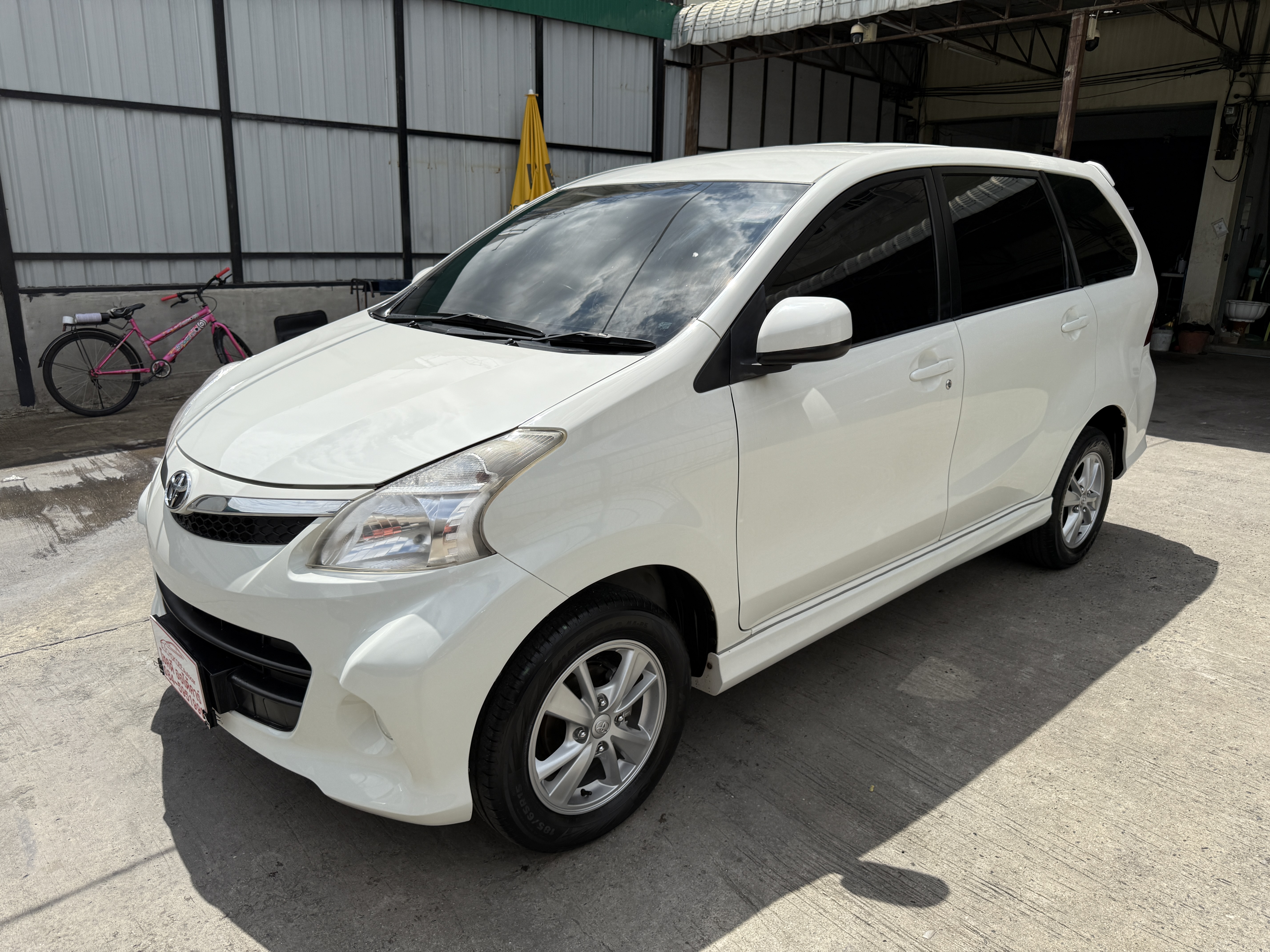 Toyota Avanza 1.5 S At 2013 ขาว