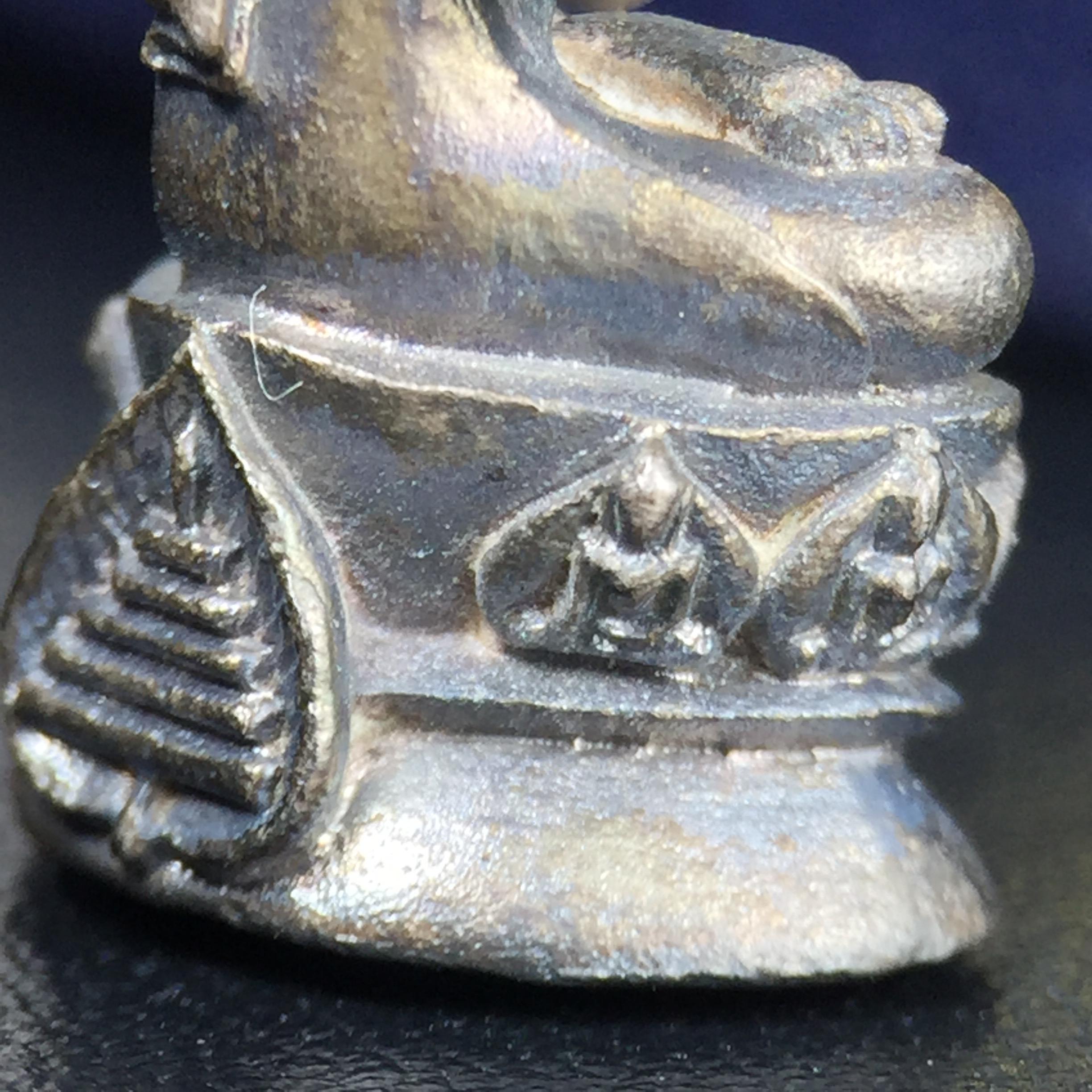 พระกริ่งปรมานุชิตชิโนรส วัดพระเชตุพนวิมลมังคลาราม(วัดโพธิ์) ปี2533 เนื้อเงิน ( ในหลวงรัชกาลที่9เสด็จเททอง)พิธีใหญ่ งดงามด้วยพุทธศิลป์เปี่ยมด้วยพุทธคุณ อีกหนึ่งรุ่นที่แนะนำสะสมบูชา