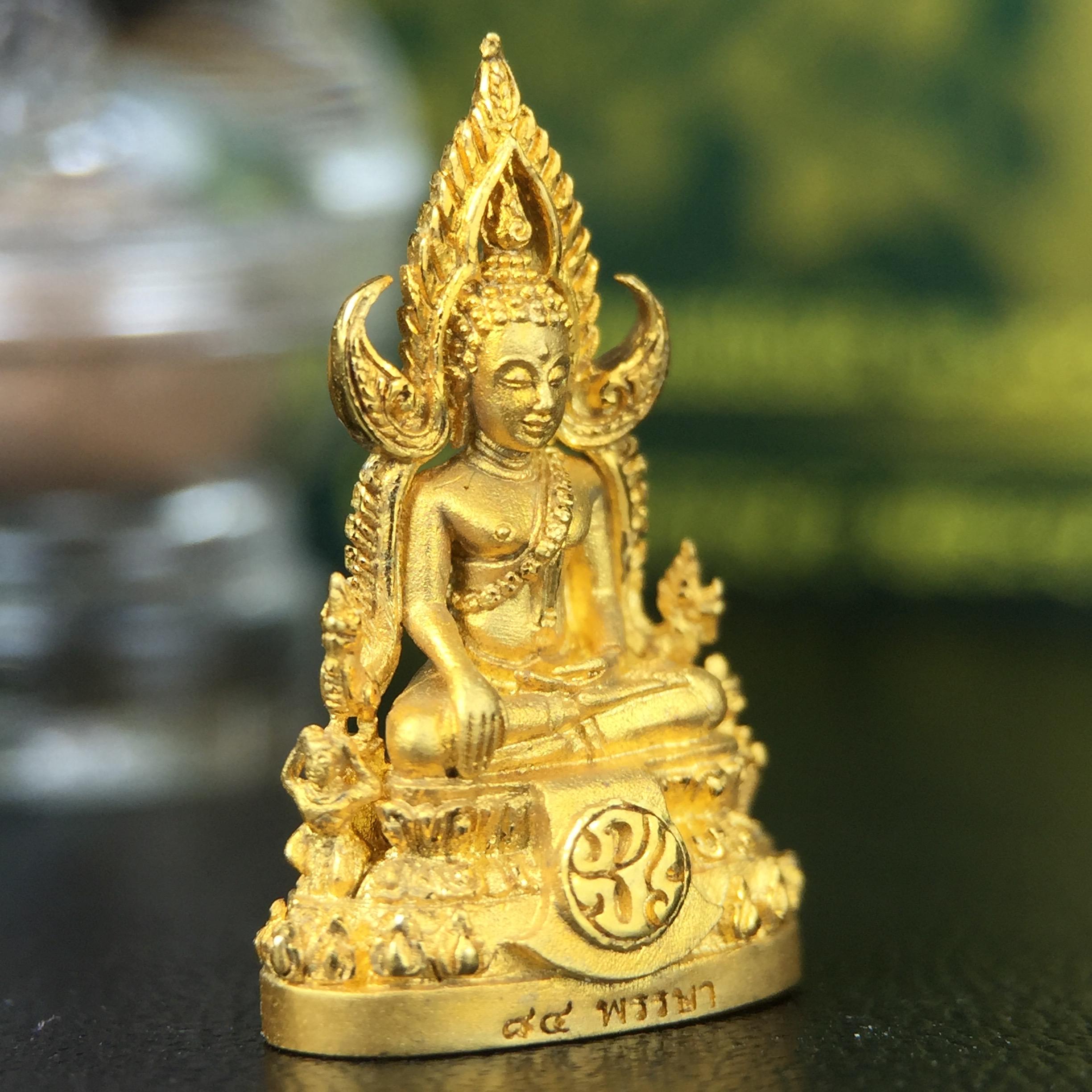 พระพุทธชินราช(จำลอง) ภปร. 84 พรรษา เนื้อทองคำ พิมพ์เล็กขนาดหน้าตัก 1/4 นิ้ว(พระราชทานมวลสาร จิตรลดาและเส้นพระเจ้า(เส้นผม)รัชกาลที่9)พุทธศิลป์ทรงคุณค่าอีกหนึ่งรุ่นยอดนิยม(1ใน1000องค์)