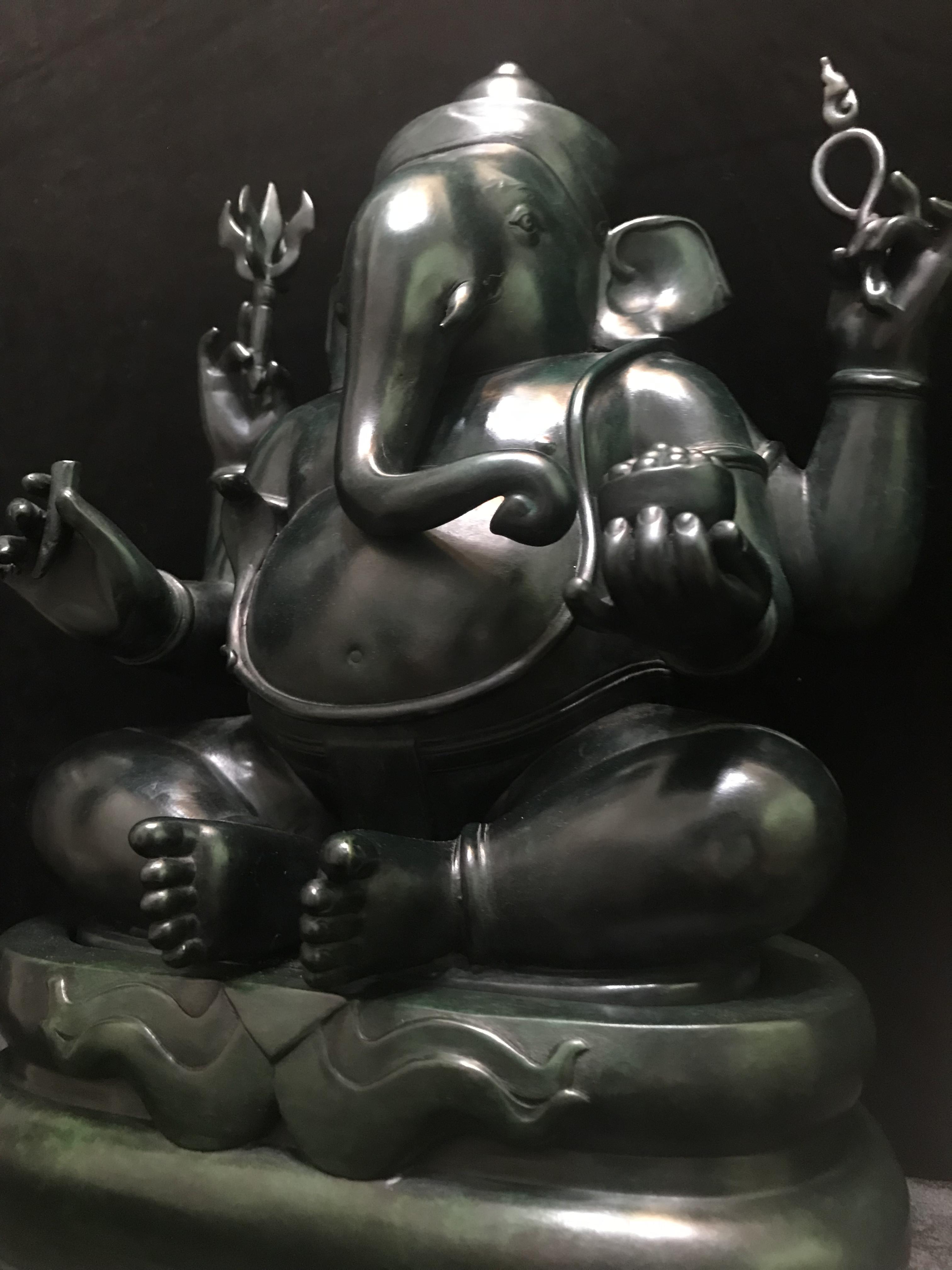 พระพิฆเนศวร์ 65 ปี คณะจิตรกรรม มหาวิทยาลัยศิลปากร ปี2551 ลอยองค์เนื้อสำริดขนาดหน้าตัก 9 นิ้ว(เนื้อสำริดเขียวพลาติน่า)