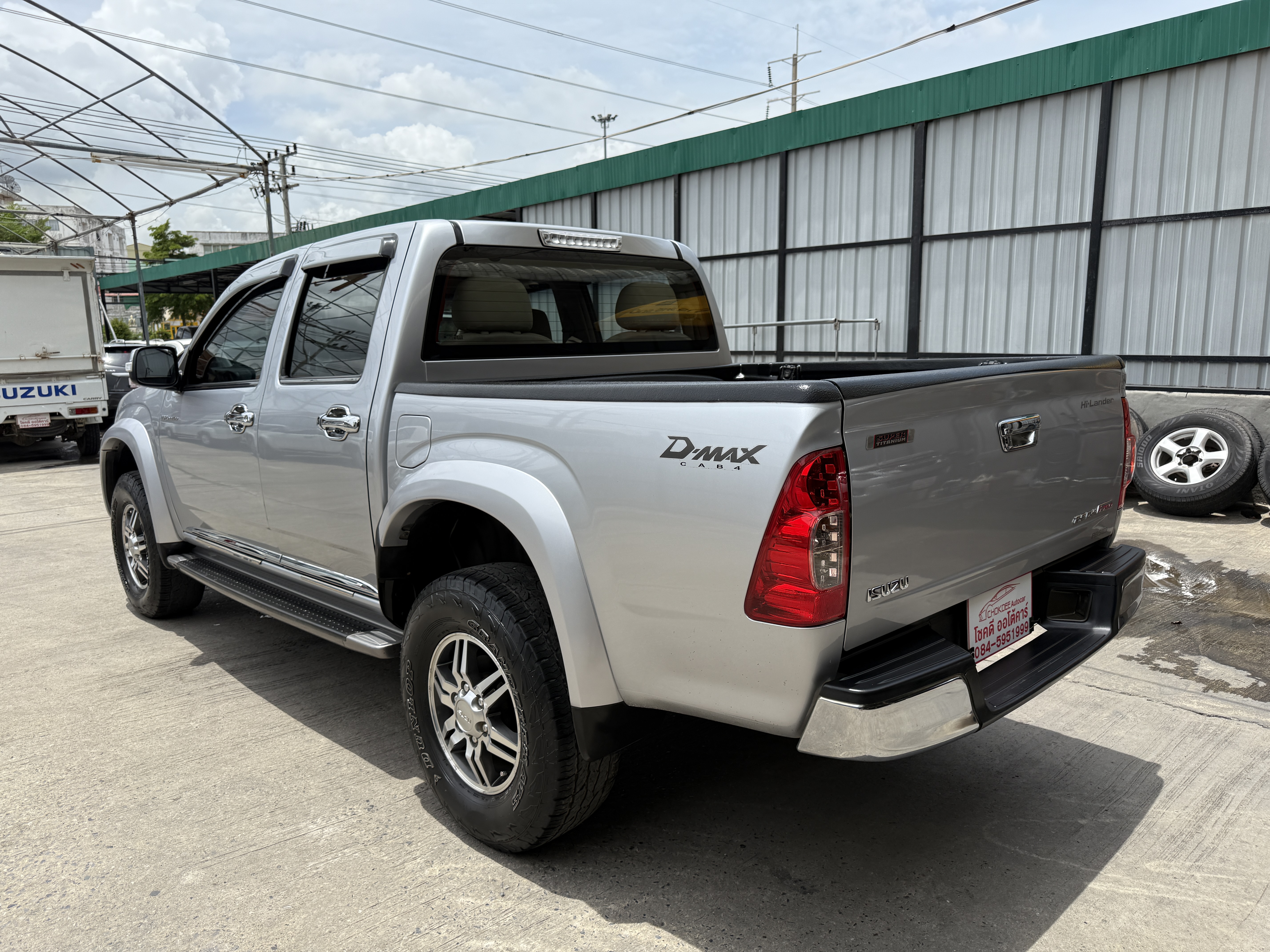 Isuzu Dmax 4ประตู Hilander 2.5 Abs 2010 เงิน