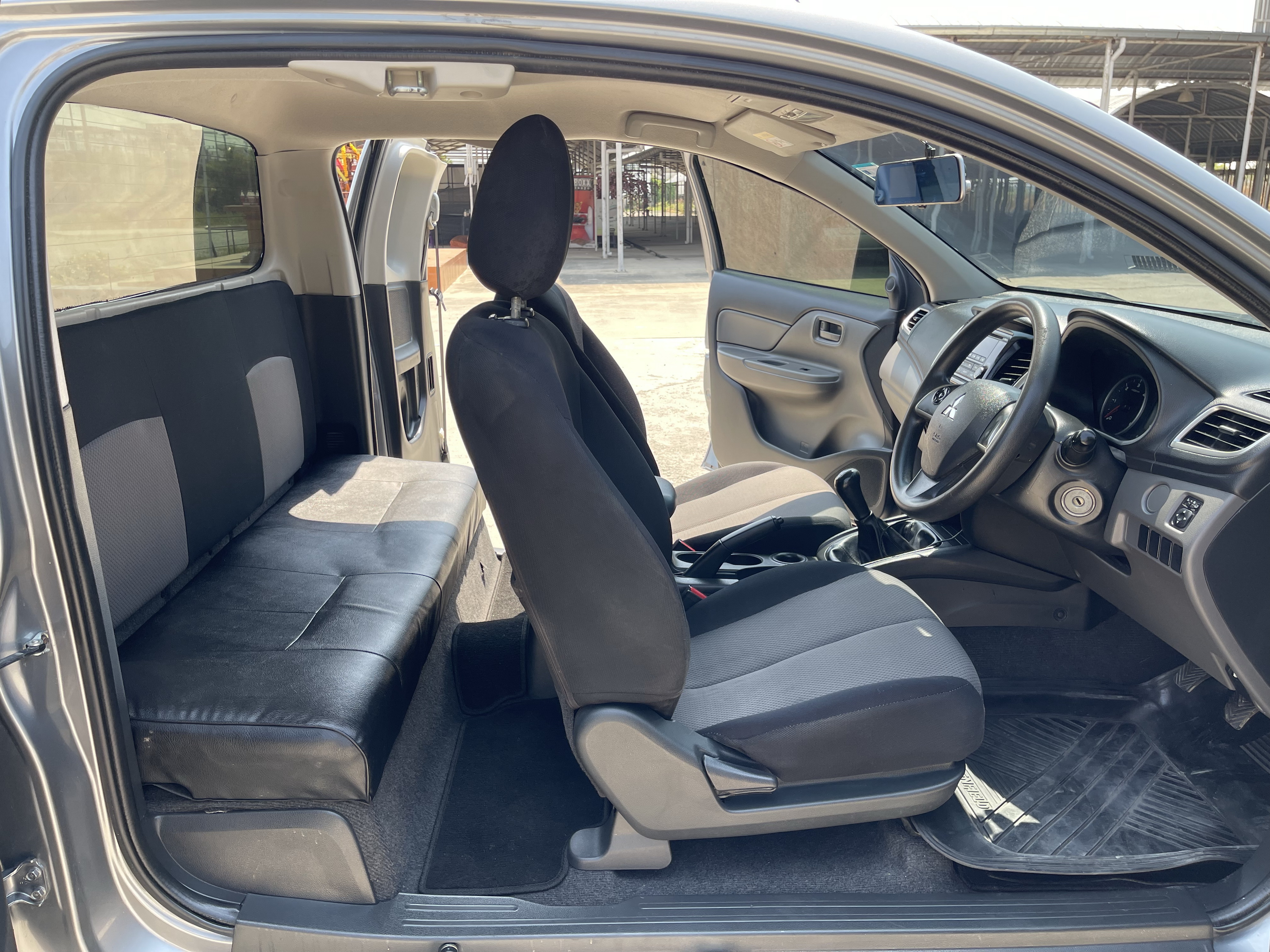 Mitsubishi Triton All New Cab 2.5 Glx 2019 เทา