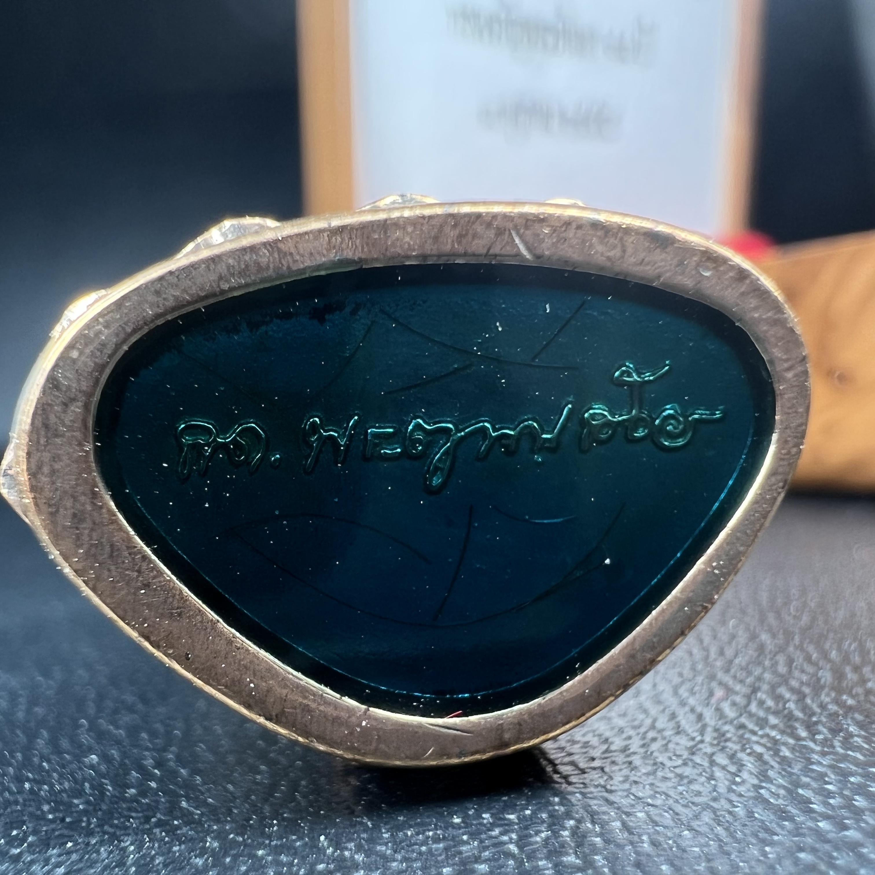 พระกริ่งที่ระลึก สมเด็จพระญาณสังวร สมเด็จพระสังฆราช สกลมหาสังฆปริณายก ทรงเจริญพระชันษา 99 ปี 3 ตุลาคม 2555 วัดบวรนิเวศวิหาร(ทรงพระราชทานใต้ฐานองค์พระกริ่งบรรจุเส้นพระเกศา)(1 ใน 999 องค์)