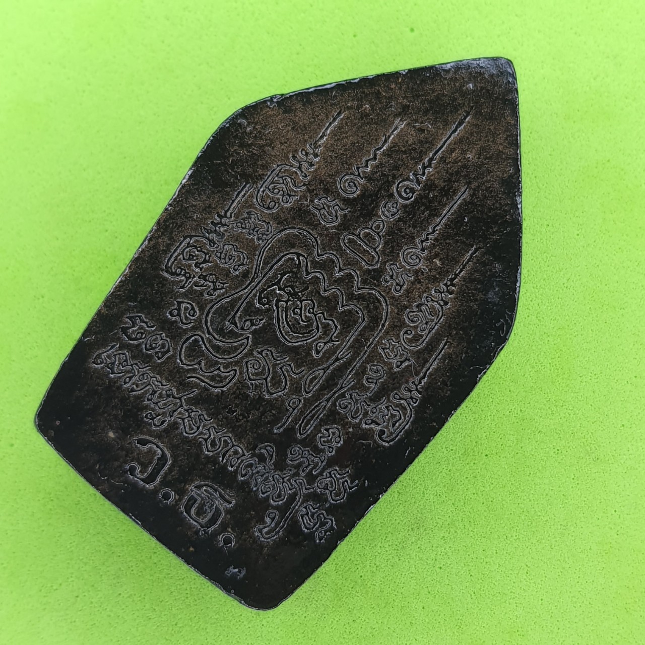 พระเครื่อง ขุนแผนเสน่ห์ รุ่นเสน่ห์แรงเปรี้ยง สีดำทำเก่า พระขุนแผน พระแท้ พระเครื่องพระขุนแผน ขุนแผนห้อยคอ ขุนแผนแขวนคอ บูชาขุนแผน ขุนแผนแท้ พระขุนแผนแท้