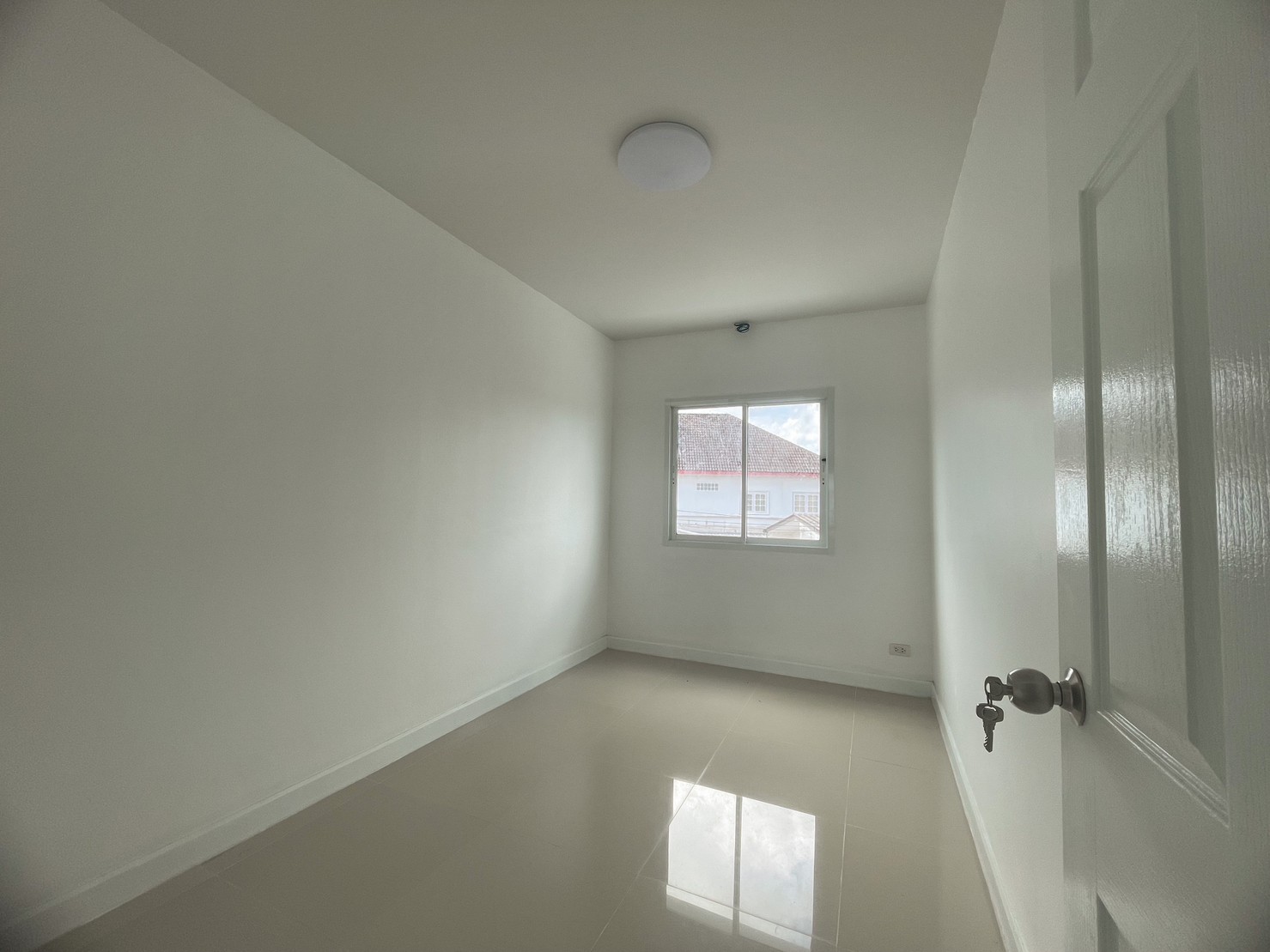 For Sale : Talad Yai, 2-Storey Townhome, 3 Bedrooms 2 Bathrooms