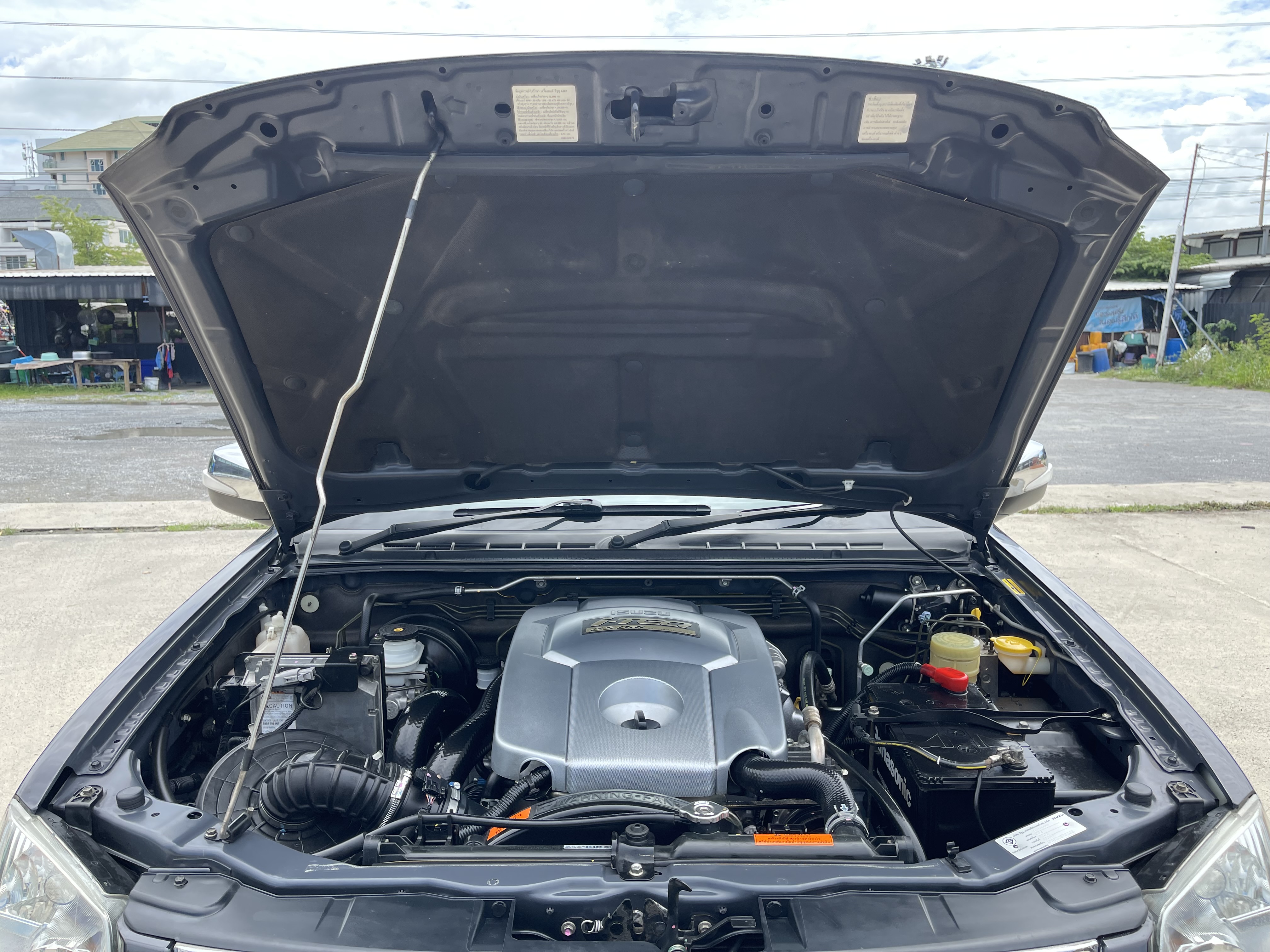 Isuzu Dmax 4ประตู Hilander 2.5 Abs 2011 ดำ