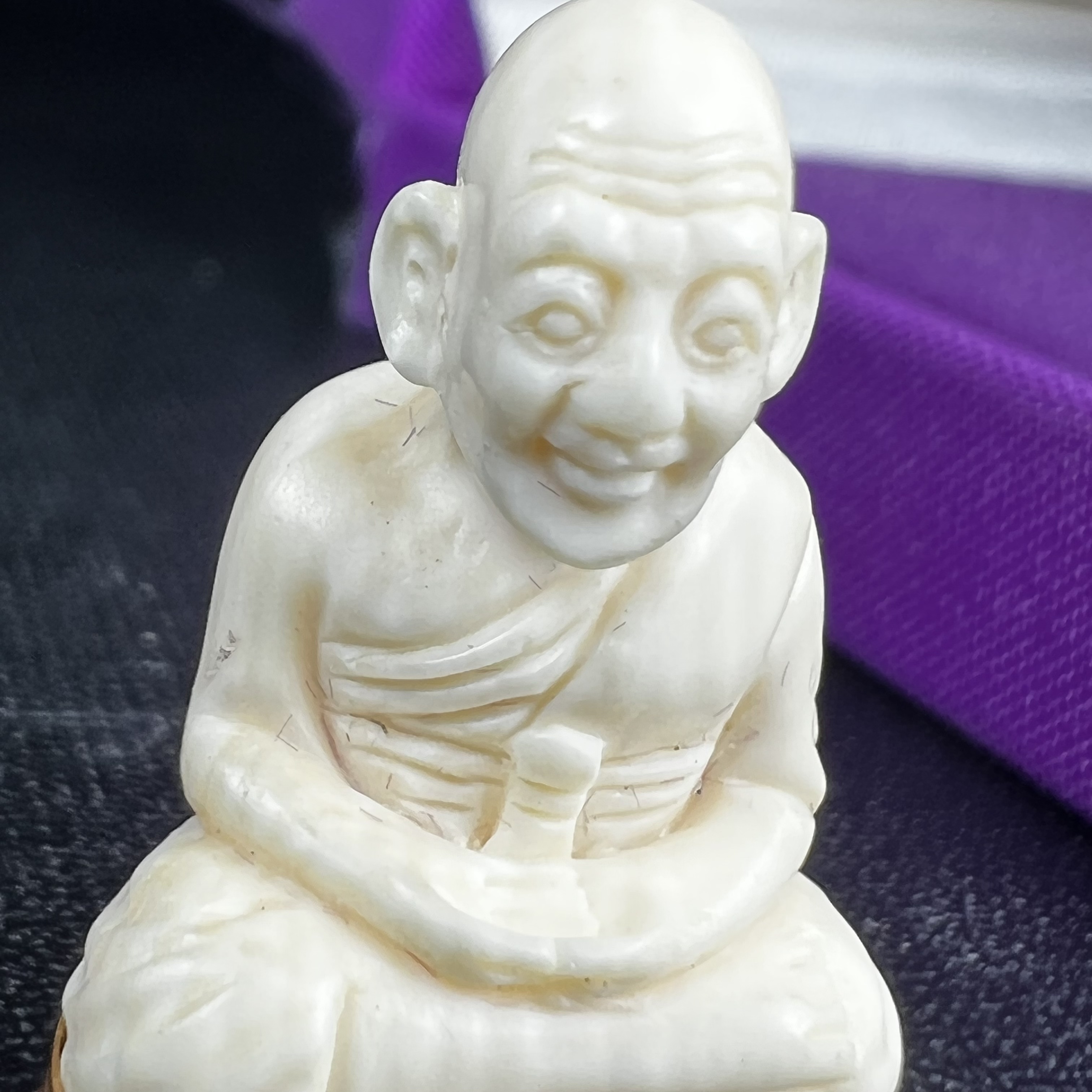 สมเด็จหลวงปู่ทวด รุ่นคชสารหมื่นปี (ศิลปาชีพ) วัดช้างให้ ปี2541(พิมพ์ลอยองค์ฐานทองคำโค๊ตทองคำ)นิยมหายาก