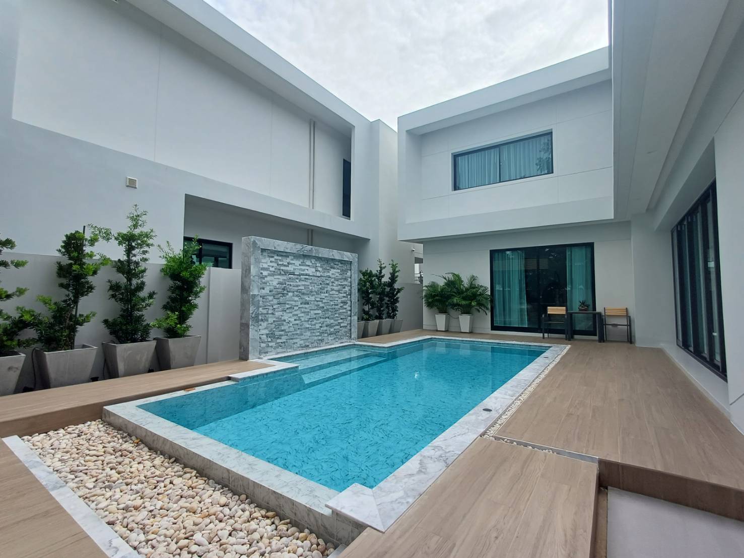 For Rent : Kohkaew, Modern style private pool villa, 4 Bedrooms 4 Bathrooms