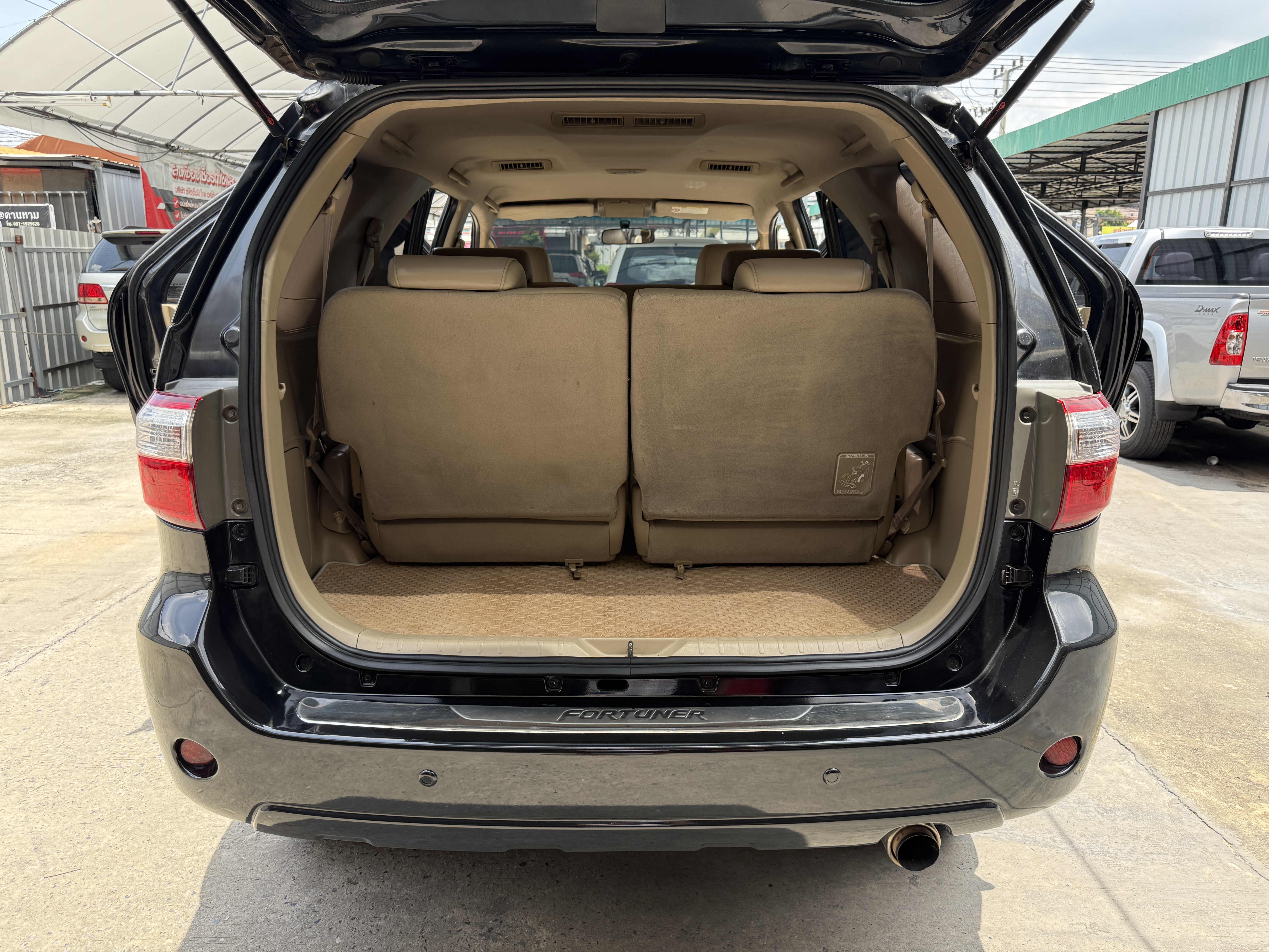 Toyota Fortuner 3.0 V 2WD At 2010 ดำ