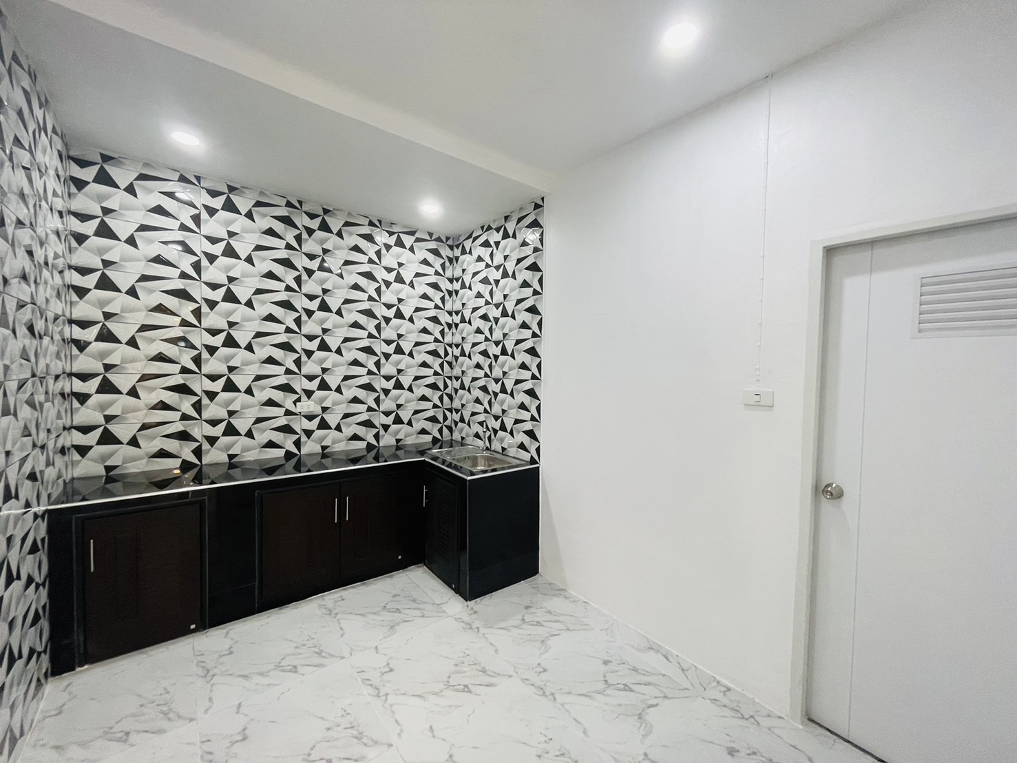 For Sales : Thalang, One-story townhome, 2 bedrooms 1 bathrooms