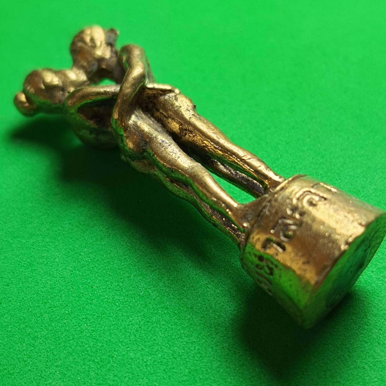 ของเสน่ห์ อิ่นยืนกอดกัน อิ่นคู่รัก อิ่นคู่ อิ่นแท้ อิ่นรัก อิ่น