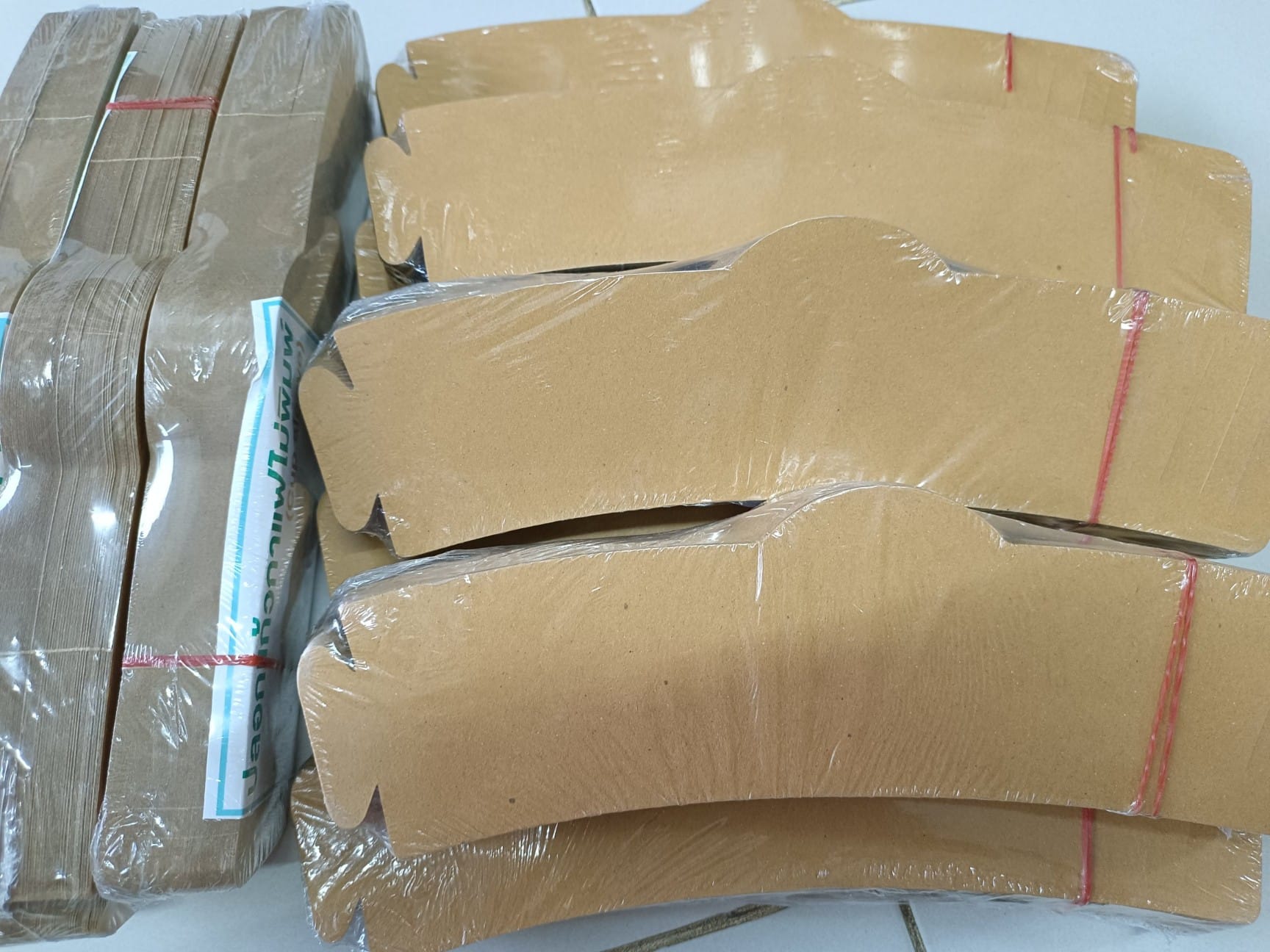 ปลอกสวมแก้วกาแฟ คราฟน้ำตาลแบบไม่มีพิมพ์ ปรับระดับได้3ขนาด รองรับแก้ว16,18,22 oz. ป้องกันความร้อนและเย็น ชิ้น 0 กก.