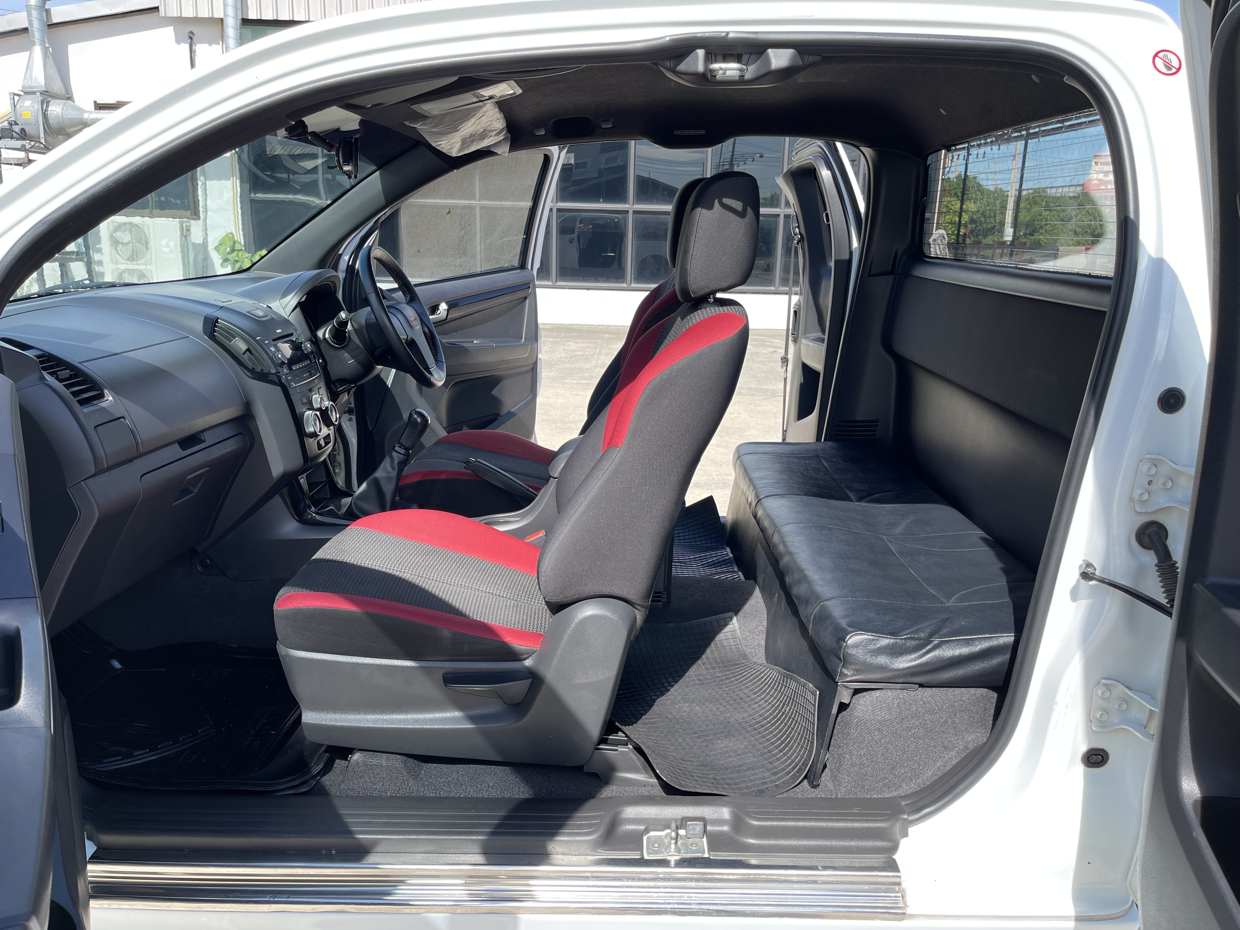 Isuzu Dmax All New Cab 2.5 Vgs Z X-Series 2014 ขาวมุก