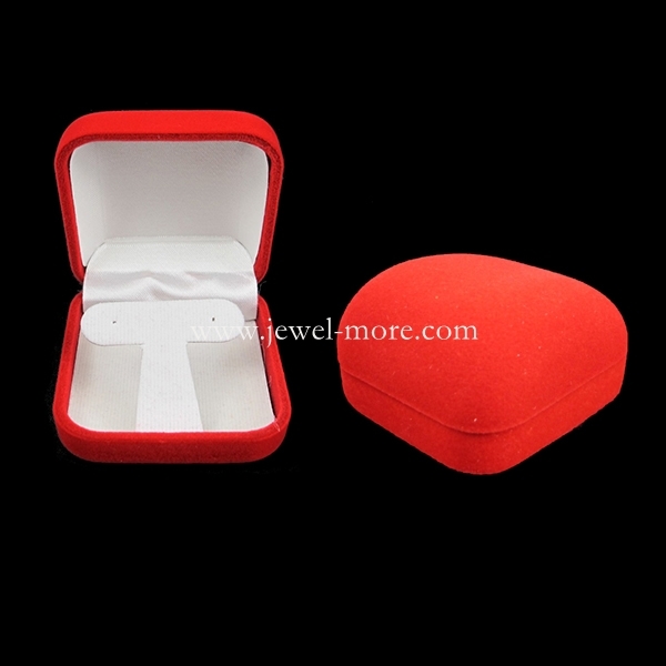กล่องต่างหูกำมะหยี่สีแดง ต่างหูห่วง (ราคาโหล)