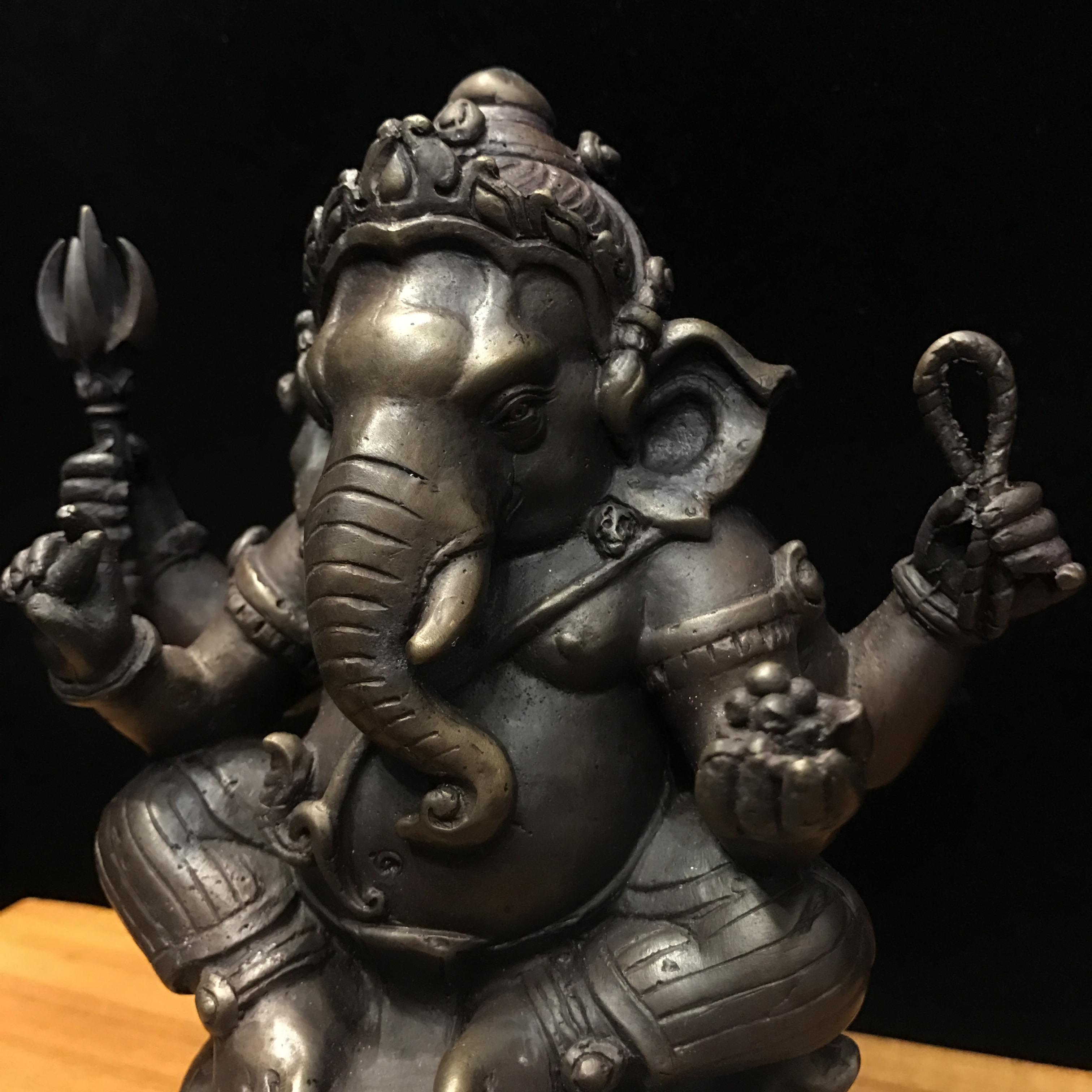 พระพิฆเนศ รุ่นครบรอบ100 ปี กรมศิลปากร ปี2556 ขนาดบูชา ปางบรมครู(องค์นั่ง)หน้าตัก 4 นิ้วครึ่ง No.319