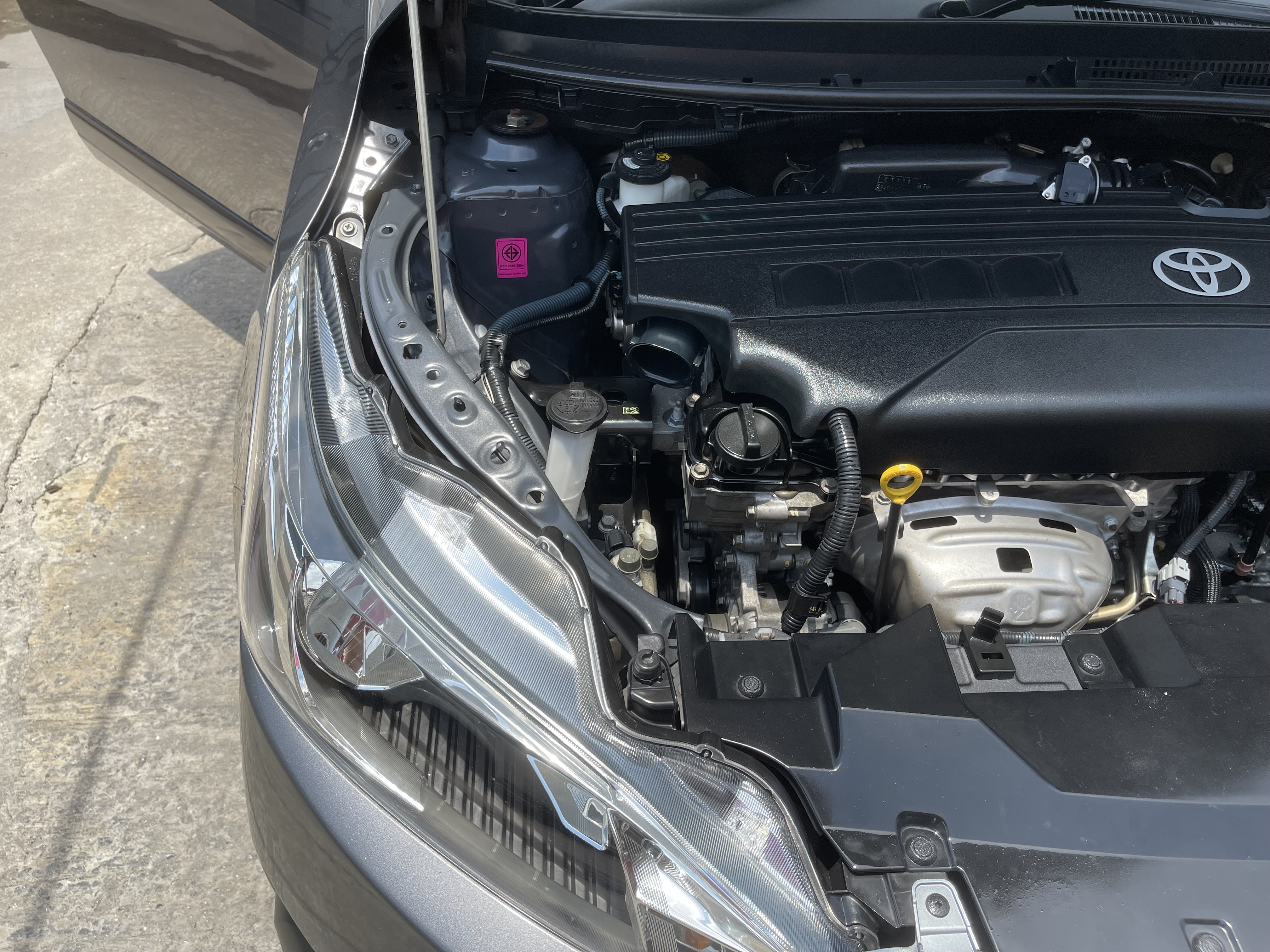 Toyota Yaris 1.2 E At 2017 เทาดำ