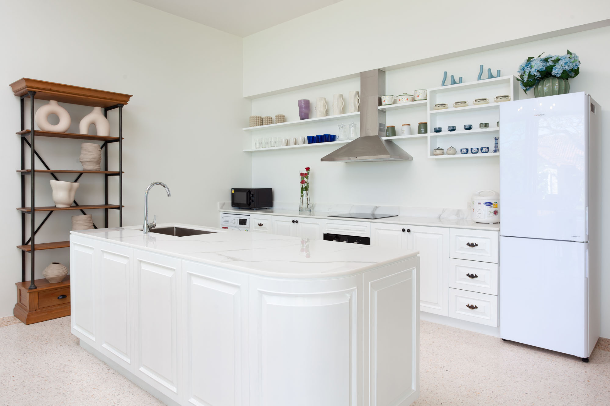 For Rent : Rawai, Seafront Pool Suite, 3 Bedroom 2.5 Bathroom