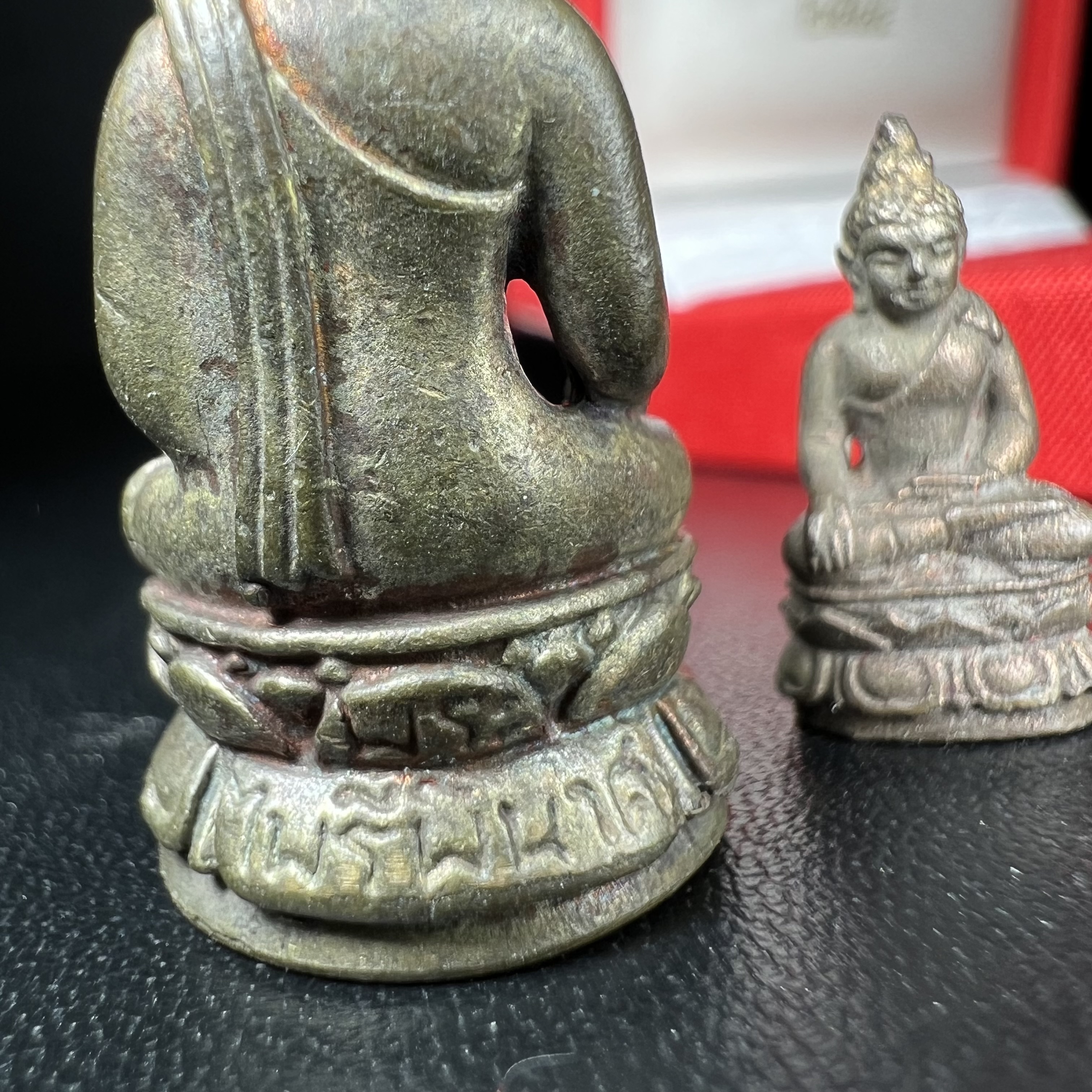 พระกริ่ง-พระชัยวัฒน์ ไพรีพินาศ วัดบวรนิเวศวิหาร ปี 2544 เนื้อสัมฤทธิ์ พิธีดีเยี่ยม สมเด็จพระญาณสังวร พระสังฆราช เสด็จจุดเทียนชัยและทรงอธิษฐานจิตด้วยพระองค์เอง(พิธีใหญ่นิยม)(1ใน9989องค์)