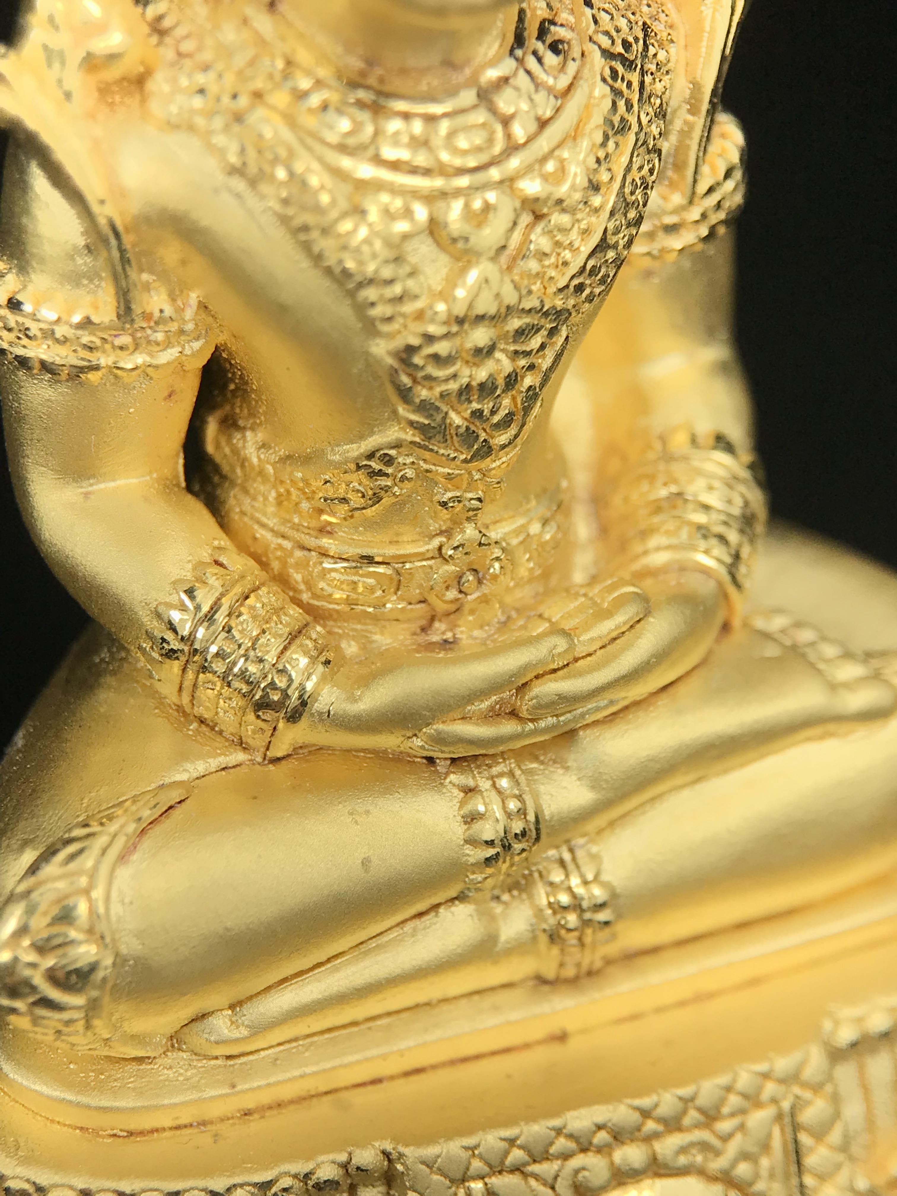 พระแก้วมรกต ภปร.(รุ่นแรก)ปี2545 รุ่นฉลองกรุงรัตนโกสินทร์ครบ 220 ปี หล่อลอยองค์ เนื้อทองคำบริสุทธิ์99.99% ขนาดบูชา 50*90 มม.(องค์หมายเลข ๗๘๙)(เลขมังกร 789 พลังแห่งความ มั่งคั่ง ร่ำรวย อำนาจ บารมี)สุดยอดมงคลแผ่นดินที่ควรเก็บรักษา บูชาเป็นมงคลชีวิต(หายากมาก)