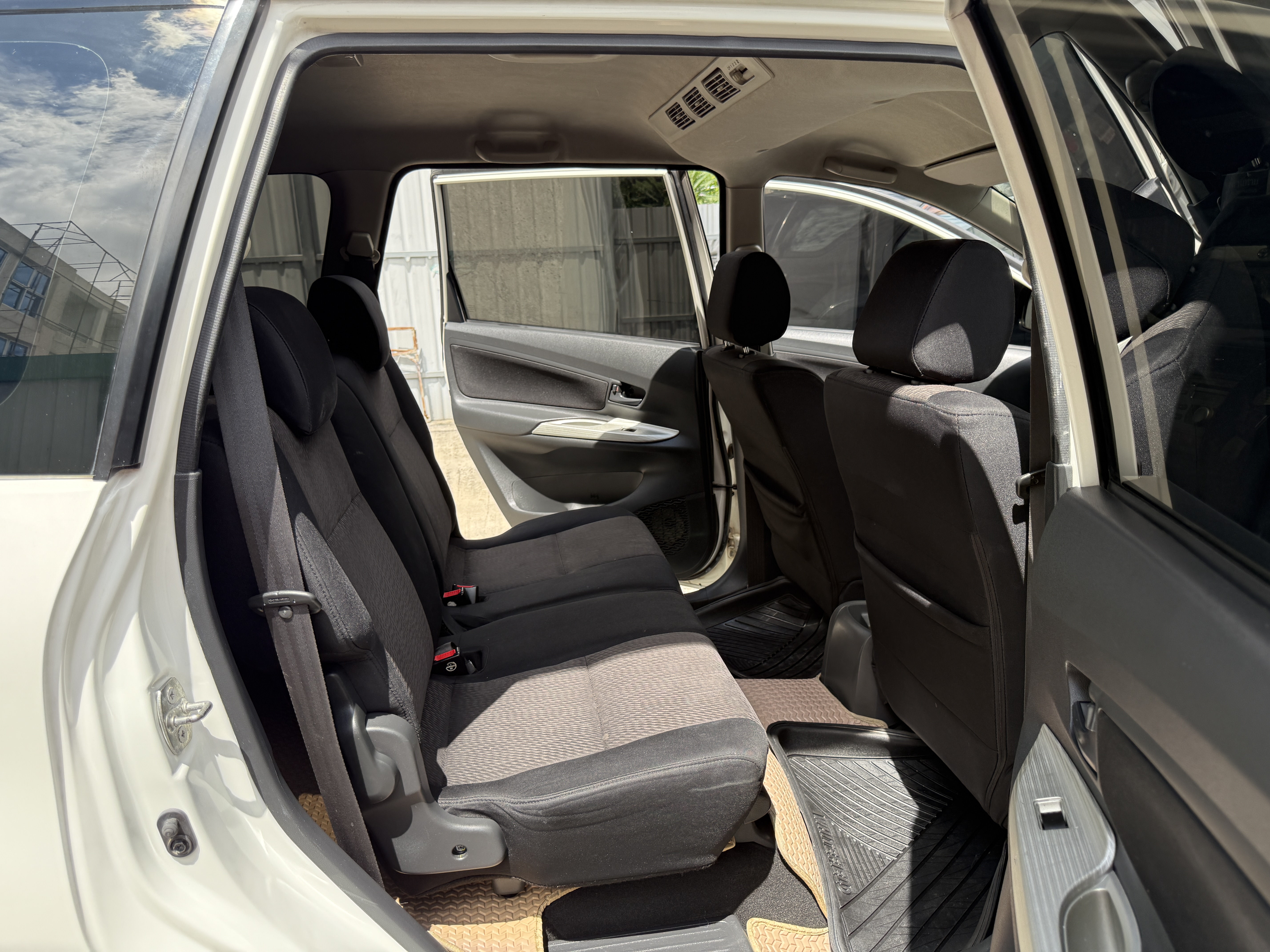 Toyota Avanza 1.5 S At 2013 ขาว