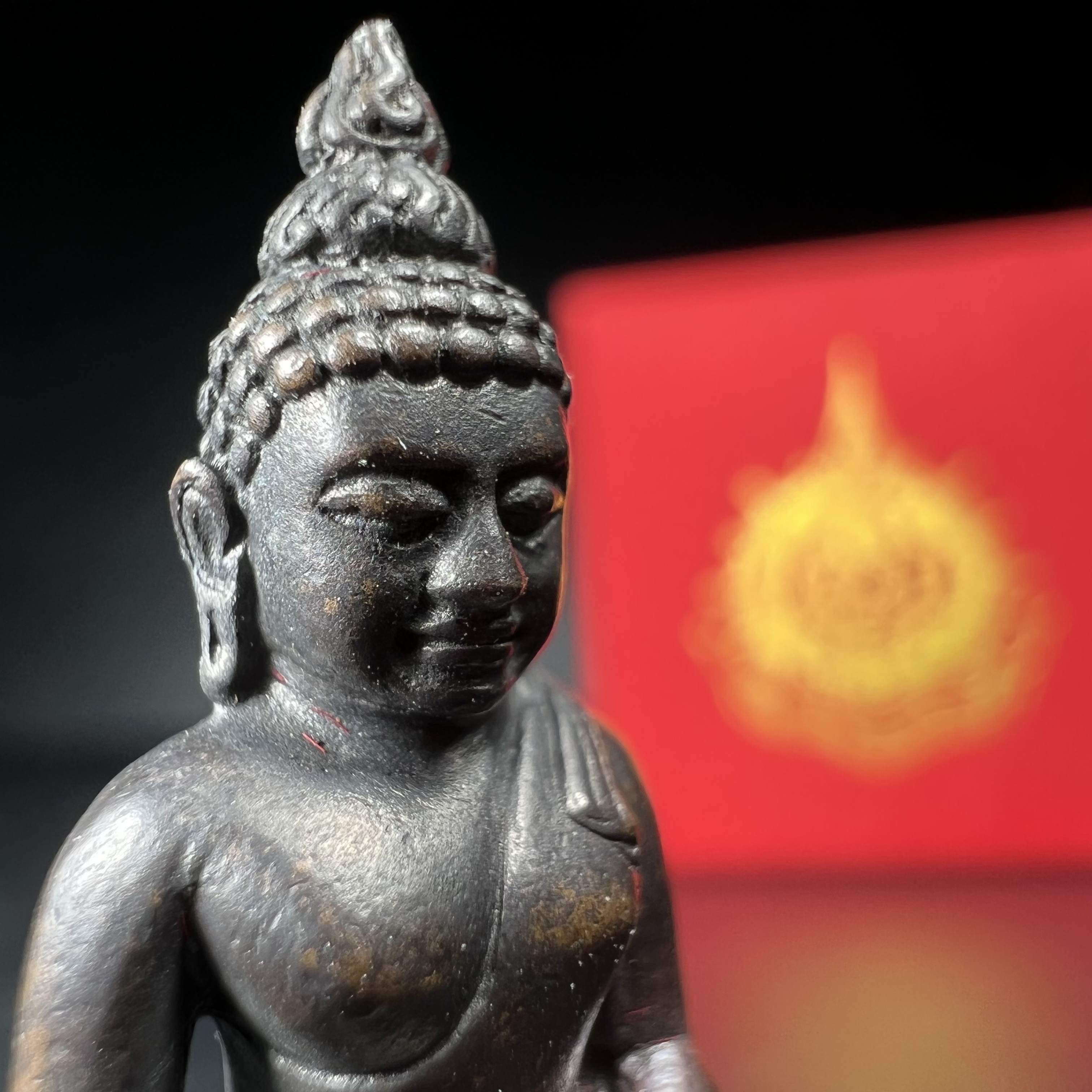 พระกริ่งไพรีพินาศ เฉลิมพระเกียรติ พระบาทสมเด็จพระเจ้าอยู่หัวรัชกาลที่9 พระชนมพรรษา 6 รอบ ปี2542 เนื้อนวโลหะผสมทองคำ(บรรจุเหล็กไหล)ดีนอก-ดีใน