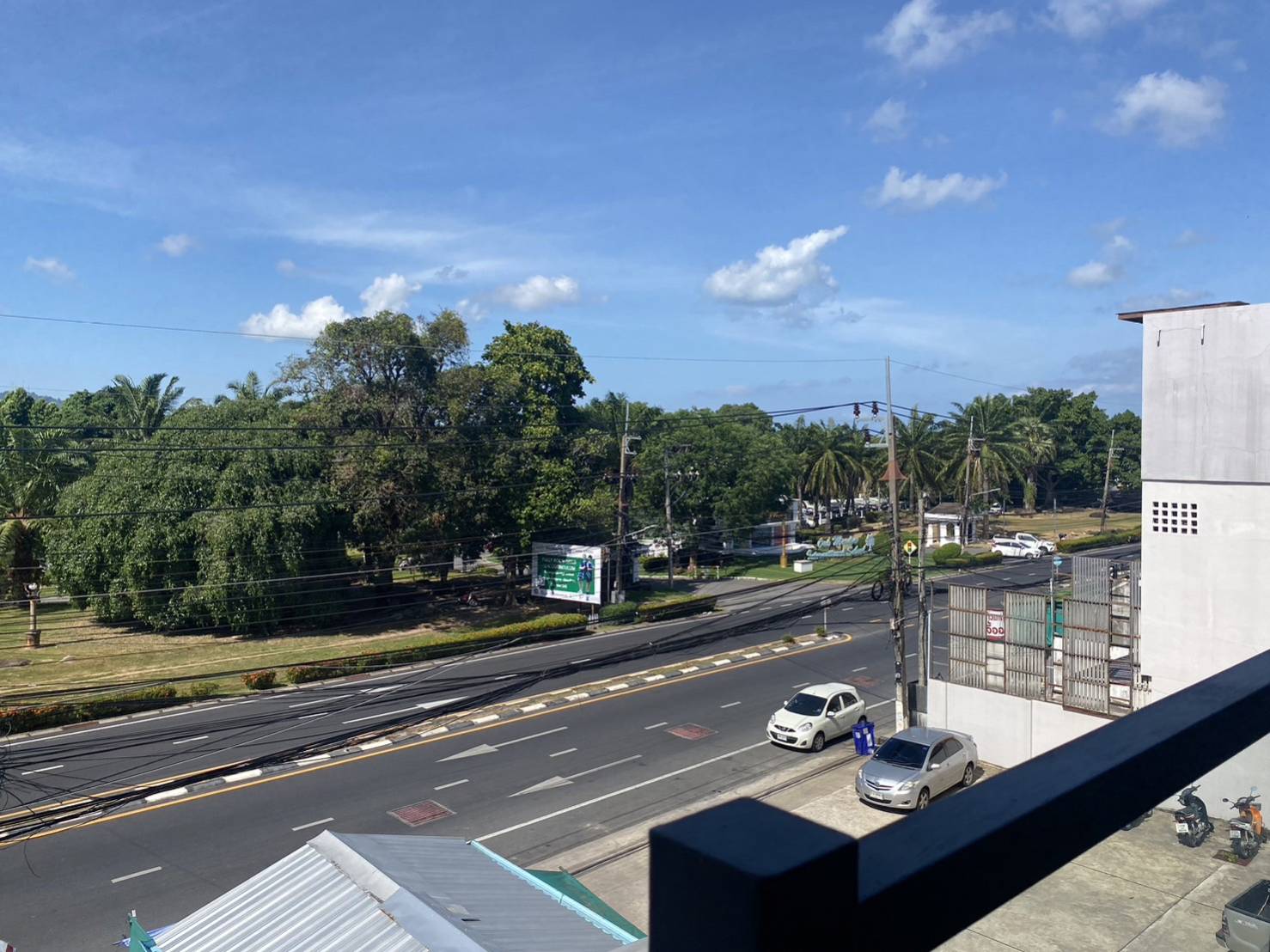 For Sales : Chaofah, 3-Storey Commercial Building, 3 Bedrooms 4 Bathrooms