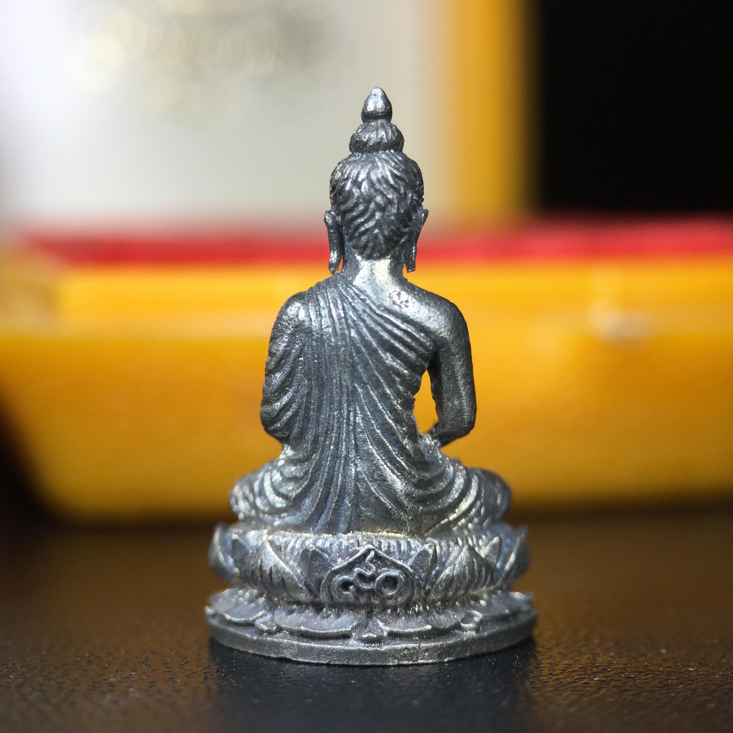 พระกริ่ง-พระชัยวัฒยน์วาสนาสมเด็จพระสังฆราช(วาสน์)วัดราชบพิธฯปี2531 เนื้อเงิน สร้างเป็นที่ระลึกในคราวที่สมเด็จพระอริยวงศาคตญาณ สมเด็จพระสังฆราช(วาสน์ วาสโน)มีพระชนมายุครบ90พรรษา(ในหลวง ร.9 เสด็จในพิธี)งานแกะแม่พิมพ์โดย นายช่างเกษม มงคลเจริญ)หายาก