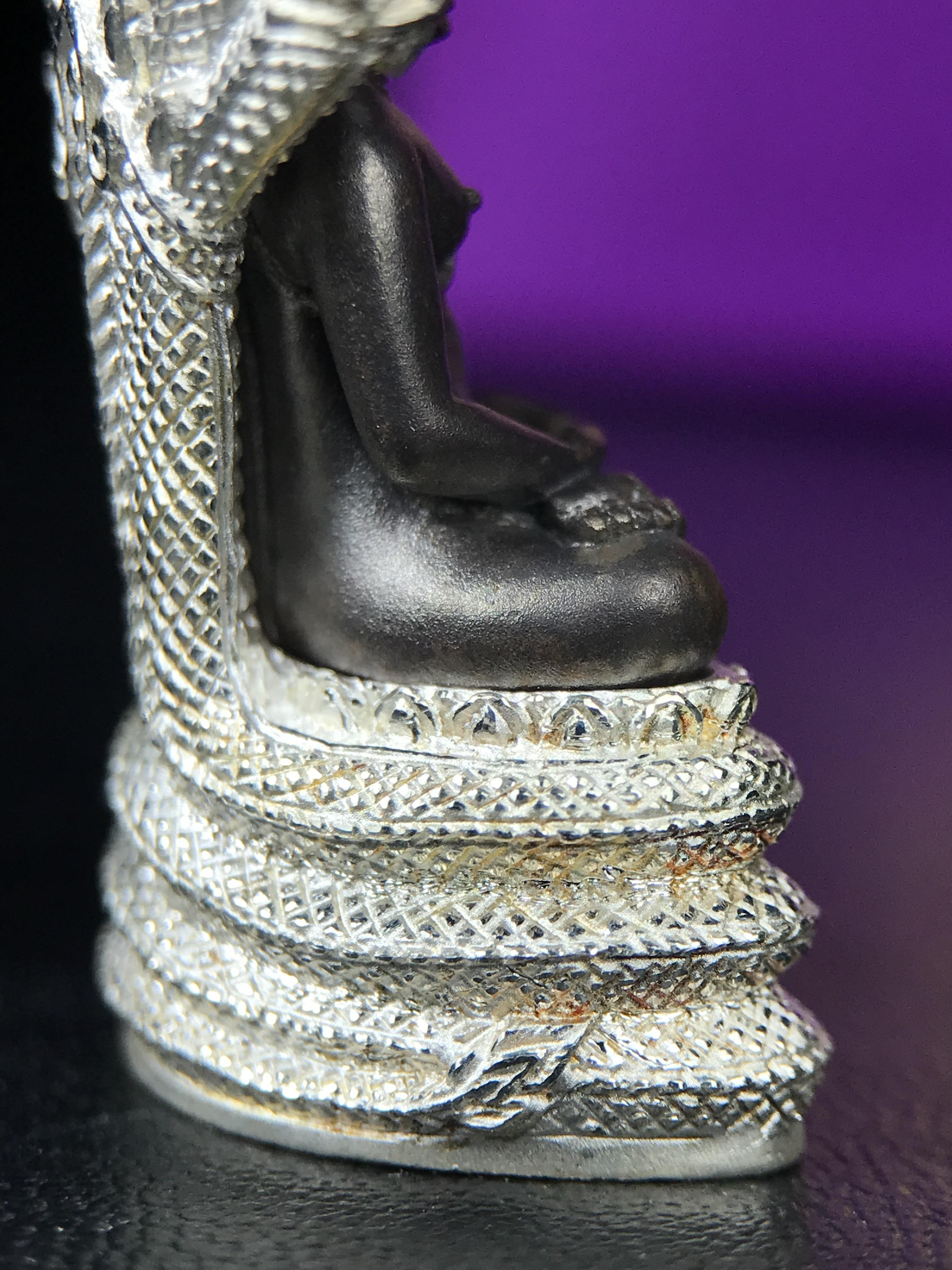 พระนาคปรก สธ. รุ่นสร้างพระอุโบสถเฉลิมพระเกียรติ 4 รอบ 84 พรรษา สมเด็จพระเทพรัตนราชสุดาฯ วัดบวรนิเวศวิหาร ปี 2543 พิมพ์ใหญ่ องค์พระเนื้อนวโลหะ ฐานนาคปรกเนื้อเงิน(สภาพ สวย )พิธีใหญ่ พุทธศิลป์งดงาม หายาก(องค์หมายเลขสวย ๒๖๗) (1 ใน 1999 องค์)