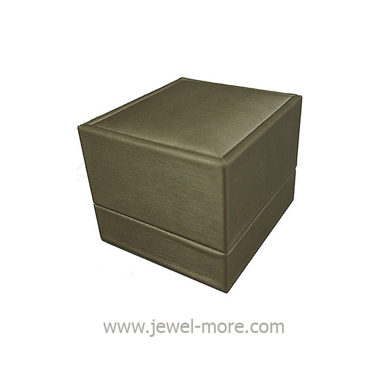 กล่องแหวนหนังเงาสี metallic bronze