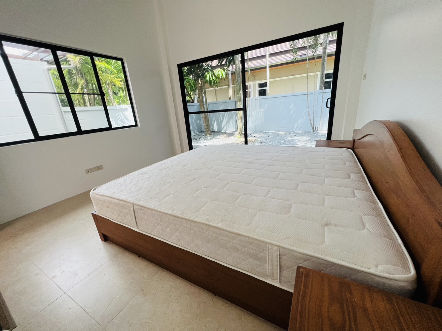 For Rent : Chalong, One-story semi-detached house, 3 bedrooms 2 bathrooms